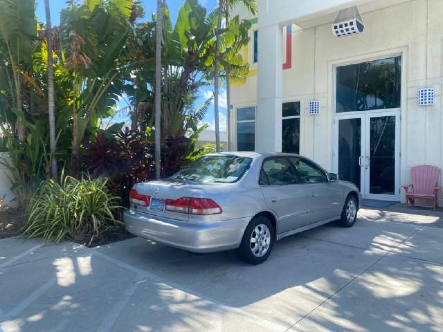 2001 Satin Silver Metallic /Ivory Honda Accord Sdn EX LOW MILES 67,683 (JHMCG56601C) with an 2.3L 16-Valve VTEC I4 LEV-Certified Engine engine, Automatic transmission, located at 4701 North Dixie Hwy, Pompano Beach, FL, 33064, (954) 422-2889, 26.240938, -80.123474 - OUR WEBPAGE FLORIDACARS1.COM HAS OVER 100 PHOTOS AND FREE CARFAX LINK 2001 HONDA ACCORD EX VIN: JHMCG56601C020555 J H M C G 5 6 6 0 1 C 0 2 0 5 5 5 SEDAN 4 DR 2.3L I4 F OHV GASOLINE FRONT WHEEL DRIVE Features ABS Brakes Air Conditioning Alloy Wheels AM/FM Stereo Automatic Transmission Cassette Playe - Photo#99