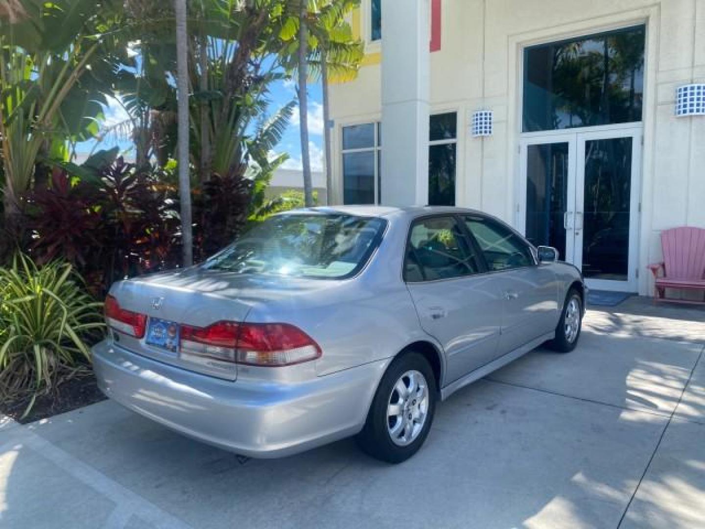 2001 Satin Silver Metallic /Ivory Honda Accord Sdn EX LOW MILES 67,683 (JHMCG56601C) with an 2.3L 16-Valve VTEC I4 LEV-Certified Engine engine, Automatic transmission, located at 4701 North Dixie Hwy, Pompano Beach, FL, 33064, (954) 422-2889, 26.240938, -80.123474 - OUR WEBPAGE FLORIDACARS1.COM HAS OVER 100 PHOTOS AND FREE CARFAX LINK 2001 HONDA ACCORD EX VIN: JHMCG56601C020555 J H M C G 5 6 6 0 1 C 0 2 0 5 5 5 SEDAN 4 DR 2.3L I4 F OHV GASOLINE FRONT WHEEL DRIVE Features ABS Brakes Air Conditioning Alloy Wheels AM/FM Stereo Automatic Transmission Cassette Playe - Photo#98