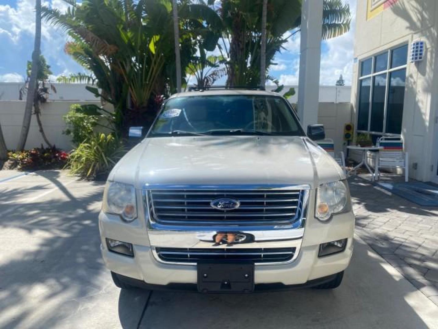 2006 Silver Birch Metallic /Camel Ford Explorer Limited LOW MILES 58,581 (1FMEU65E56U) with an 4.0L SOHC V6 Engine engine, Automatic transmission, located at 4701 North Dixie Hwy, Pompano Beach, FL, 33064, (954) 422-2889, 26.240938, -80.123474 - OUR WEBPAGE FLORIDACARS1.COM HAS OVER 100 PHOTOS AND FREE CARFAX LINK 2006 FORD EXPLORER LIMITED VIN: 1FMEU65E56UB51544 1 F M E U 6 5 E 5 6 U B 5 1 5 4 4 4 DOOR WAGON/SPORT UTILITY 4.0L V6 F SOHC GASOLINE REAR WHEEL DRIVE Features ABS Brakes Air Conditioning Alloy Wheels AM/FM Stereo Audiophile Soun - Photo#2