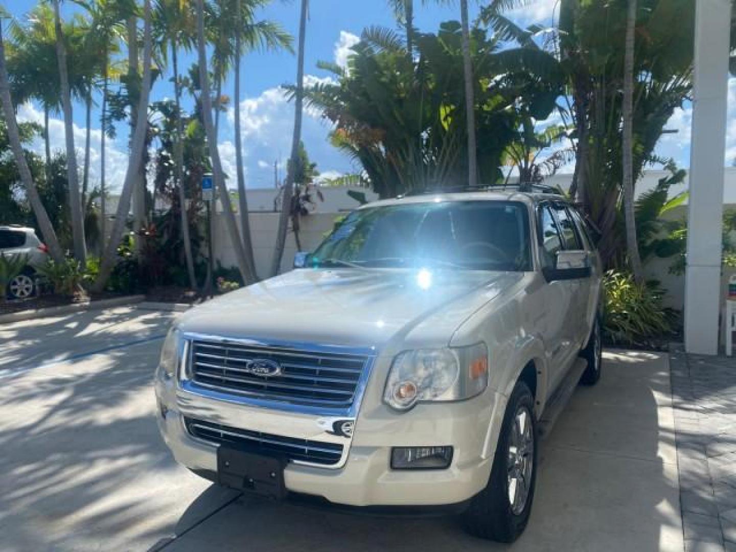2006 Silver Birch Metallic /Camel Ford Explorer Limited LOW MILES 58,581 (1FMEU65E56U) with an 4.0L SOHC V6 Engine engine, Automatic transmission, located at 4701 North Dixie Hwy, Pompano Beach, FL, 33064, (954) 422-2889, 26.240938, -80.123474 - OUR WEBPAGE FLORIDACARS1.COM HAS OVER 100 PHOTOS AND FREE CARFAX LINK 2006 FORD EXPLORER LIMITED VIN: 1FMEU65E56UB51544 1 F M E U 6 5 E 5 6 U B 5 1 5 4 4 4 DOOR WAGON/SPORT UTILITY 4.0L V6 F SOHC GASOLINE REAR WHEEL DRIVE Features ABS Brakes Air Conditioning Alloy Wheels AM/FM Stereo Audiophile Soun - Photo#3