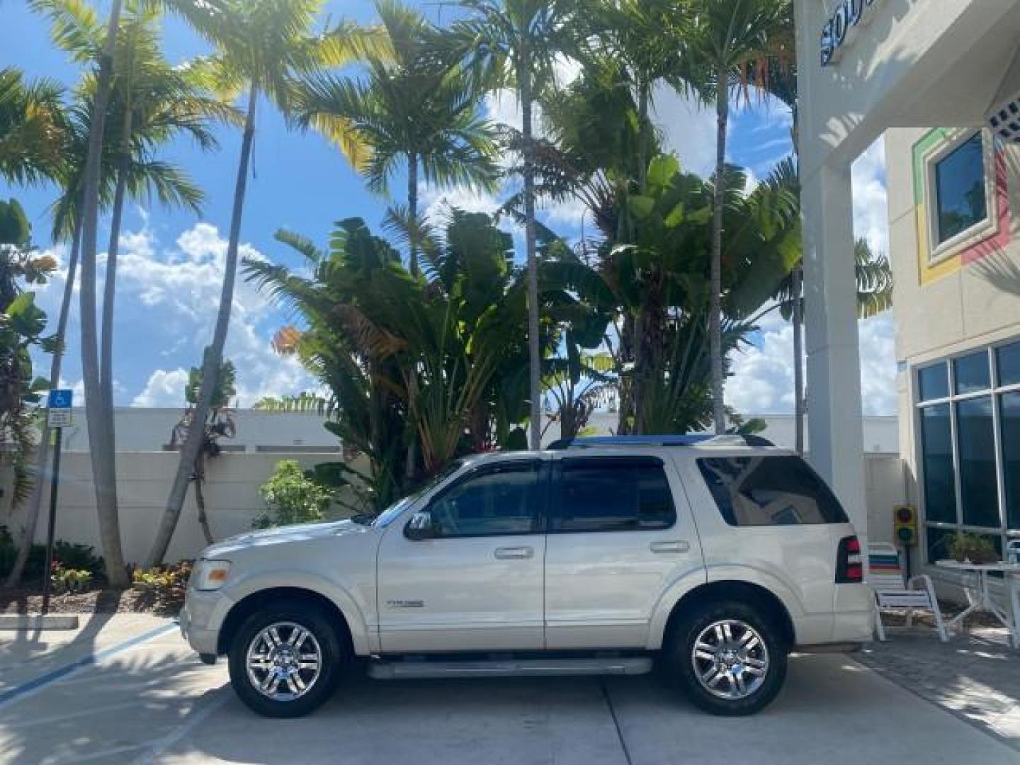 2006 Silver Birch Metallic /Camel Ford Explorer Limited LOW MILES 58,581 (1FMEU65E56U) with an 4.0L SOHC V6 Engine engine, Automatic transmission, located at 4701 North Dixie Hwy, Pompano Beach, FL, 33064, (954) 422-2889, 26.240938, -80.123474 - OUR WEBPAGE FLORIDACARS1.COM HAS OVER 100 PHOTOS AND FREE CARFAX LINK 2006 FORD EXPLORER LIMITED VIN: 1FMEU65E56UB51544 1 F M E U 6 5 E 5 6 U B 5 1 5 4 4 4 DOOR WAGON/SPORT UTILITY 4.0L V6 F SOHC GASOLINE REAR WHEEL DRIVE Features ABS Brakes Air Conditioning Alloy Wheels AM/FM Stereo Audiophile Soun - Photo#4