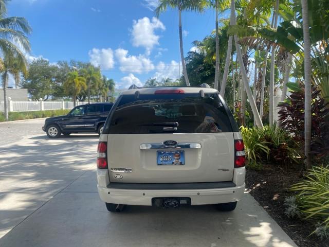 2006 Silver Birch Metallic /Camel Ford Explorer Limited LOW MILES 58,581 (1FMEU65E56U) with an 4.0L SOHC V6 Engine engine, Automatic transmission, located at 4701 North Dixie Hwy, Pompano Beach, FL, 33064, (954) 422-2889, 26.240938, -80.123474 - OUR WEBPAGE FLORIDACARS1.COM HAS OVER 100 PHOTOS AND FREE CARFAX LINK 2006 FORD EXPLORER LIMITED VIN: 1FMEU65E56UB51544 1 F M E U 6 5 E 5 6 U B 5 1 5 4 4 4 DOOR WAGON/SPORT UTILITY 4.0L V6 F SOHC GASOLINE REAR WHEEL DRIVE Features ABS Brakes Air Conditioning Alloy Wheels AM/FM Stereo Audiophile Soun - Photo#6