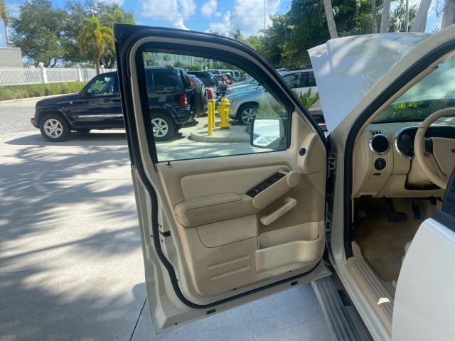 2006 Silver Birch Metallic /Camel Ford Explorer Limited LOW MILES 58,581 (1FMEU65E56U) with an 4.0L SOHC V6 Engine engine, Automatic transmission, located at 4701 North Dixie Hwy, Pompano Beach, FL, 33064, (954) 422-2889, 26.240938, -80.123474 - OUR WEBPAGE FLORIDACARS1.COM HAS OVER 100 PHOTOS AND FREE CARFAX LINK 2006 FORD EXPLORER LIMITED VIN: 1FMEU65E56UB51544 1 F M E U 6 5 E 5 6 U B 5 1 5 4 4 4 DOOR WAGON/SPORT UTILITY 4.0L V6 F SOHC GASOLINE REAR WHEEL DRIVE Features ABS Brakes Air Conditioning Alloy Wheels AM/FM Stereo Audiophile Soun - Photo#9