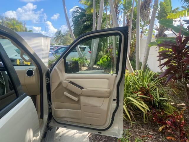 2006 Silver Birch Metallic /Camel Ford Explorer Limited LOW MILES 58,581 (1FMEU65E56U) with an 4.0L SOHC V6 Engine engine, Automatic transmission, located at 4701 North Dixie Hwy, Pompano Beach, FL, 33064, (954) 422-2889, 26.240938, -80.123474 - OUR WEBPAGE FLORIDACARS1.COM HAS OVER 100 PHOTOS AND FREE CARFAX LINK 2006 FORD EXPLORER LIMITED VIN: 1FMEU65E56UB51544 1 F M E U 6 5 E 5 6 U B 5 1 5 4 4 4 DOOR WAGON/SPORT UTILITY 4.0L V6 F SOHC GASOLINE REAR WHEEL DRIVE Features ABS Brakes Air Conditioning Alloy Wheels AM/FM Stereo Audiophile Soun - Photo#11