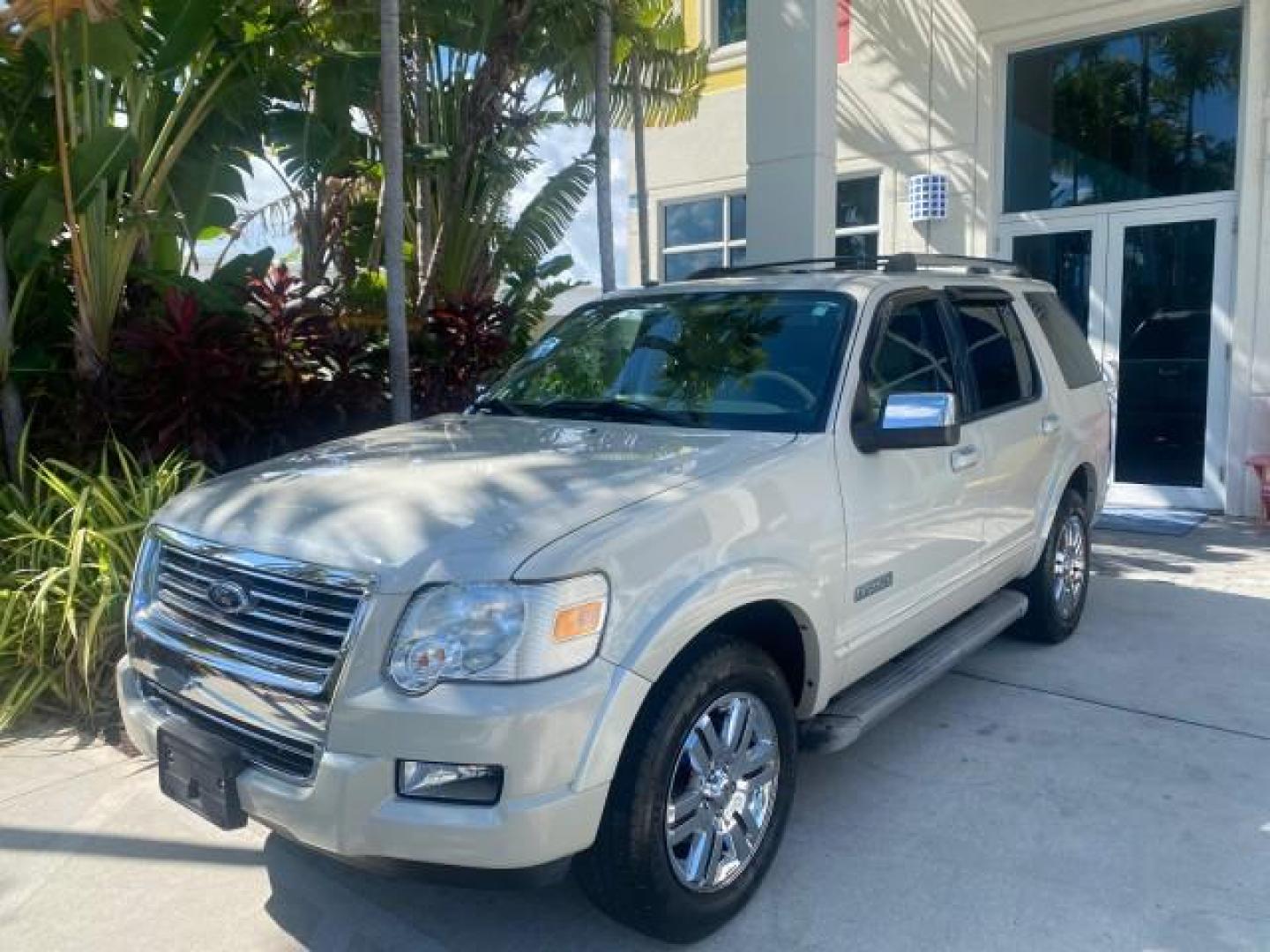 2006 Silver Birch Metallic /Camel Ford Explorer Limited LOW MILES 58,581 (1FMEU65E56U) with an 4.0L SOHC V6 Engine engine, Automatic transmission, located at 4701 North Dixie Hwy, Pompano Beach, FL, 33064, (954) 422-2889, 26.240938, -80.123474 - OUR WEBPAGE FLORIDACARS1.COM HAS OVER 100 PHOTOS AND FREE CARFAX LINK 2006 FORD EXPLORER LIMITED VIN: 1FMEU65E56UB51544 1 F M E U 6 5 E 5 6 U B 5 1 5 4 4 4 DOOR WAGON/SPORT UTILITY 4.0L V6 F SOHC GASOLINE REAR WHEEL DRIVE Features ABS Brakes Air Conditioning Alloy Wheels AM/FM Stereo Audiophile Soun - Photo#30