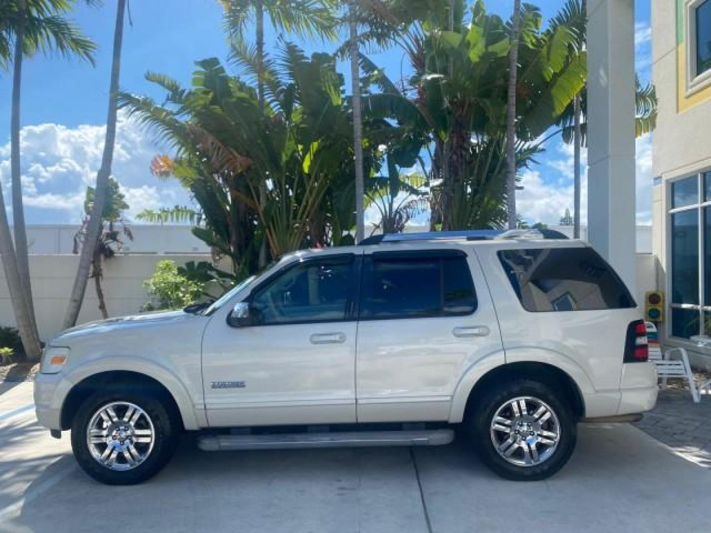 2006 Silver Birch Metallic /Camel Ford Explorer Limited LOW MILES 58,581 (1FMEU65E56U) with an 4.0L SOHC V6 Engine engine, Automatic transmission, located at 4701 North Dixie Hwy, Pompano Beach, FL, 33064, (954) 422-2889, 26.240938, -80.123474 - OUR WEBPAGE FLORIDACARS1.COM HAS OVER 100 PHOTOS AND FREE CARFAX LINK 2006 FORD EXPLORER LIMITED VIN: 1FMEU65E56UB51544 1 F M E U 6 5 E 5 6 U B 5 1 5 4 4 4 DOOR WAGON/SPORT UTILITY 4.0L V6 F SOHC GASOLINE REAR WHEEL DRIVE Features ABS Brakes Air Conditioning Alloy Wheels AM/FM Stereo Audiophile Soun - Photo#32