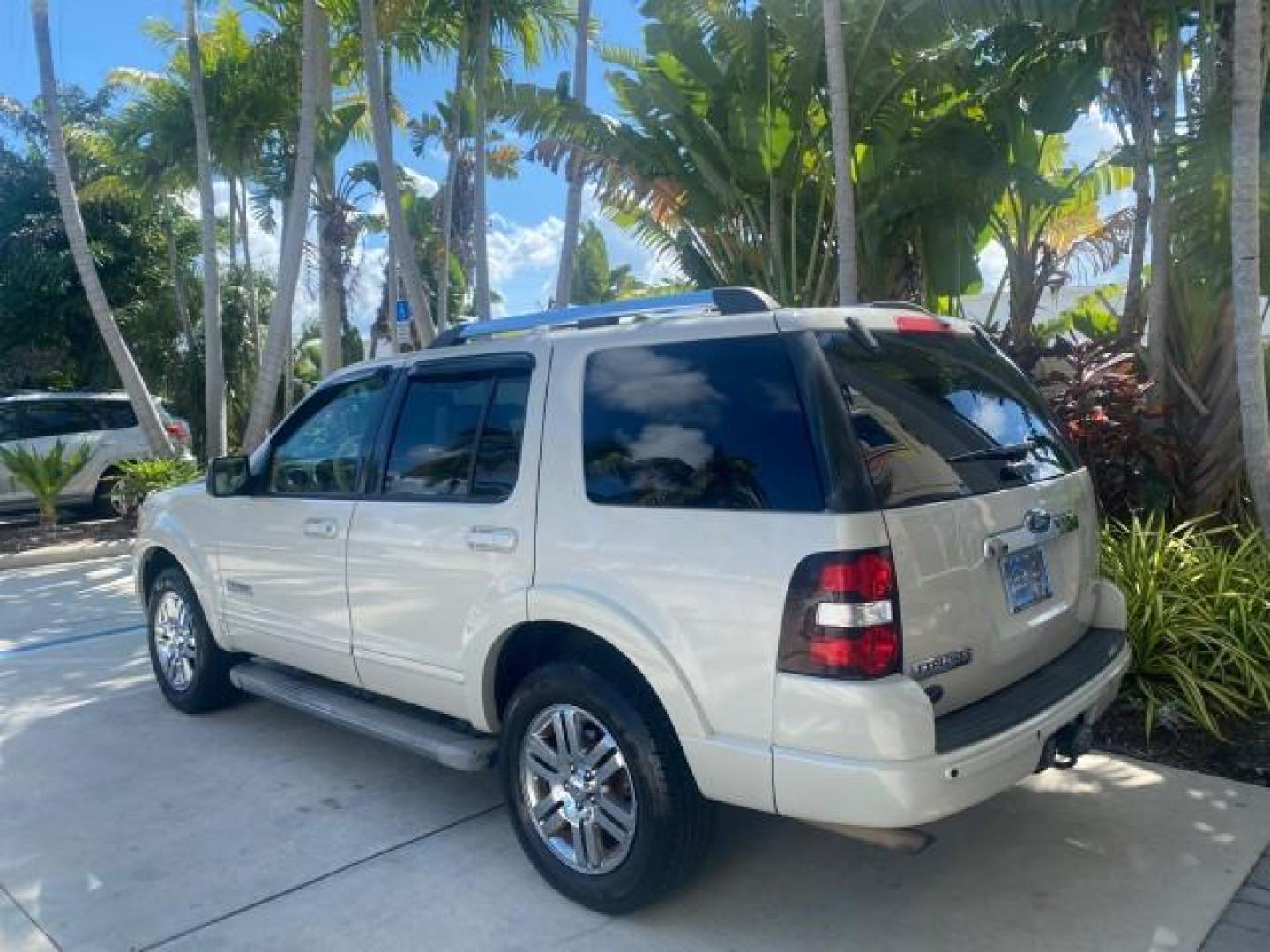 2006 Silver Birch Metallic /Camel Ford Explorer Limited LOW MILES 58,581 (1FMEU65E56U) with an 4.0L SOHC V6 Engine engine, Automatic transmission, located at 4701 North Dixie Hwy, Pompano Beach, FL, 33064, (954) 422-2889, 26.240938, -80.123474 - OUR WEBPAGE FLORIDACARS1.COM HAS OVER 100 PHOTOS AND FREE CARFAX LINK 2006 FORD EXPLORER LIMITED VIN: 1FMEU65E56UB51544 1 F M E U 6 5 E 5 6 U B 5 1 5 4 4 4 DOOR WAGON/SPORT UTILITY 4.0L V6 F SOHC GASOLINE REAR WHEEL DRIVE Features ABS Brakes Air Conditioning Alloy Wheels AM/FM Stereo Audiophile Soun - Photo#34