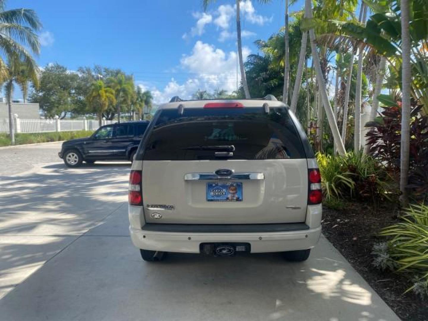2006 Silver Birch Metallic /Camel Ford Explorer Limited LOW MILES 58,581 (1FMEU65E56U) with an 4.0L SOHC V6 Engine engine, Automatic transmission, located at 4701 North Dixie Hwy, Pompano Beach, FL, 33064, (954) 422-2889, 26.240938, -80.123474 - OUR WEBPAGE FLORIDACARS1.COM HAS OVER 100 PHOTOS AND FREE CARFAX LINK 2006 FORD EXPLORER LIMITED VIN: 1FMEU65E56UB51544 1 F M E U 6 5 E 5 6 U B 5 1 5 4 4 4 DOOR WAGON/SPORT UTILITY 4.0L V6 F SOHC GASOLINE REAR WHEEL DRIVE Features ABS Brakes Air Conditioning Alloy Wheels AM/FM Stereo Audiophile Soun - Photo#35