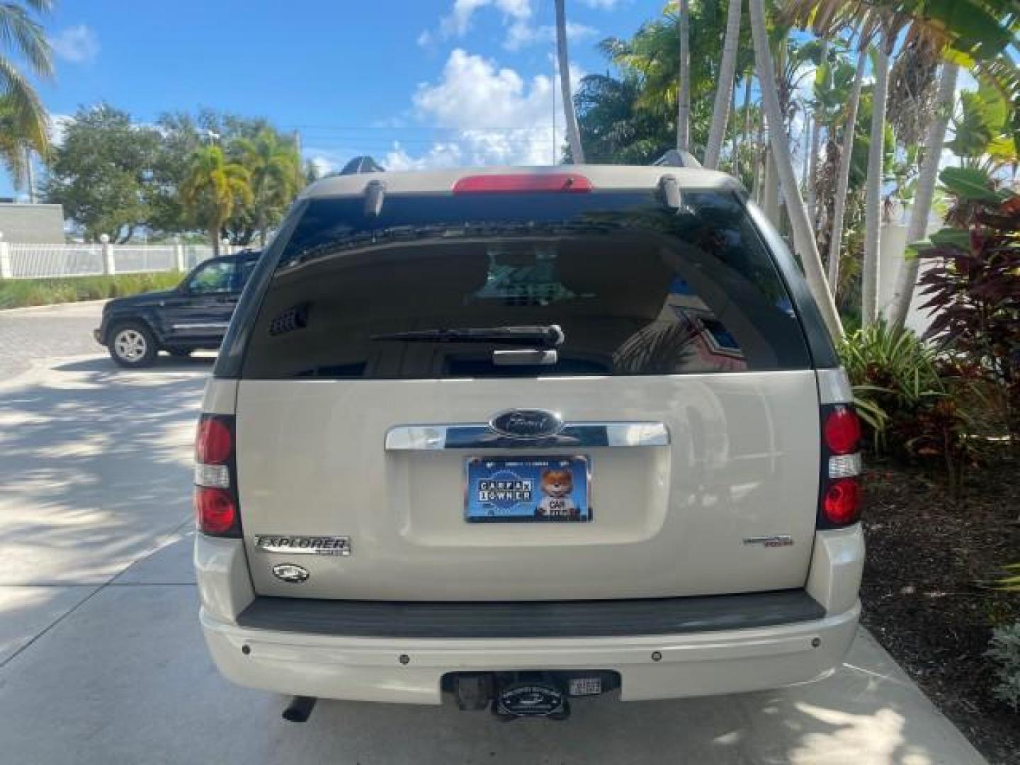 2006 Silver Birch Metallic /Camel Ford Explorer Limited LOW MILES 58,581 (1FMEU65E56U) with an 4.0L SOHC V6 Engine engine, Automatic transmission, located at 4701 North Dixie Hwy, Pompano Beach, FL, 33064, (954) 422-2889, 26.240938, -80.123474 - OUR WEBPAGE FLORIDACARS1.COM HAS OVER 100 PHOTOS AND FREE CARFAX LINK 2006 FORD EXPLORER LIMITED VIN: 1FMEU65E56UB51544 1 F M E U 6 5 E 5 6 U B 5 1 5 4 4 4 DOOR WAGON/SPORT UTILITY 4.0L V6 F SOHC GASOLINE REAR WHEEL DRIVE Features ABS Brakes Air Conditioning Alloy Wheels AM/FM Stereo Audiophile Soun - Photo#36