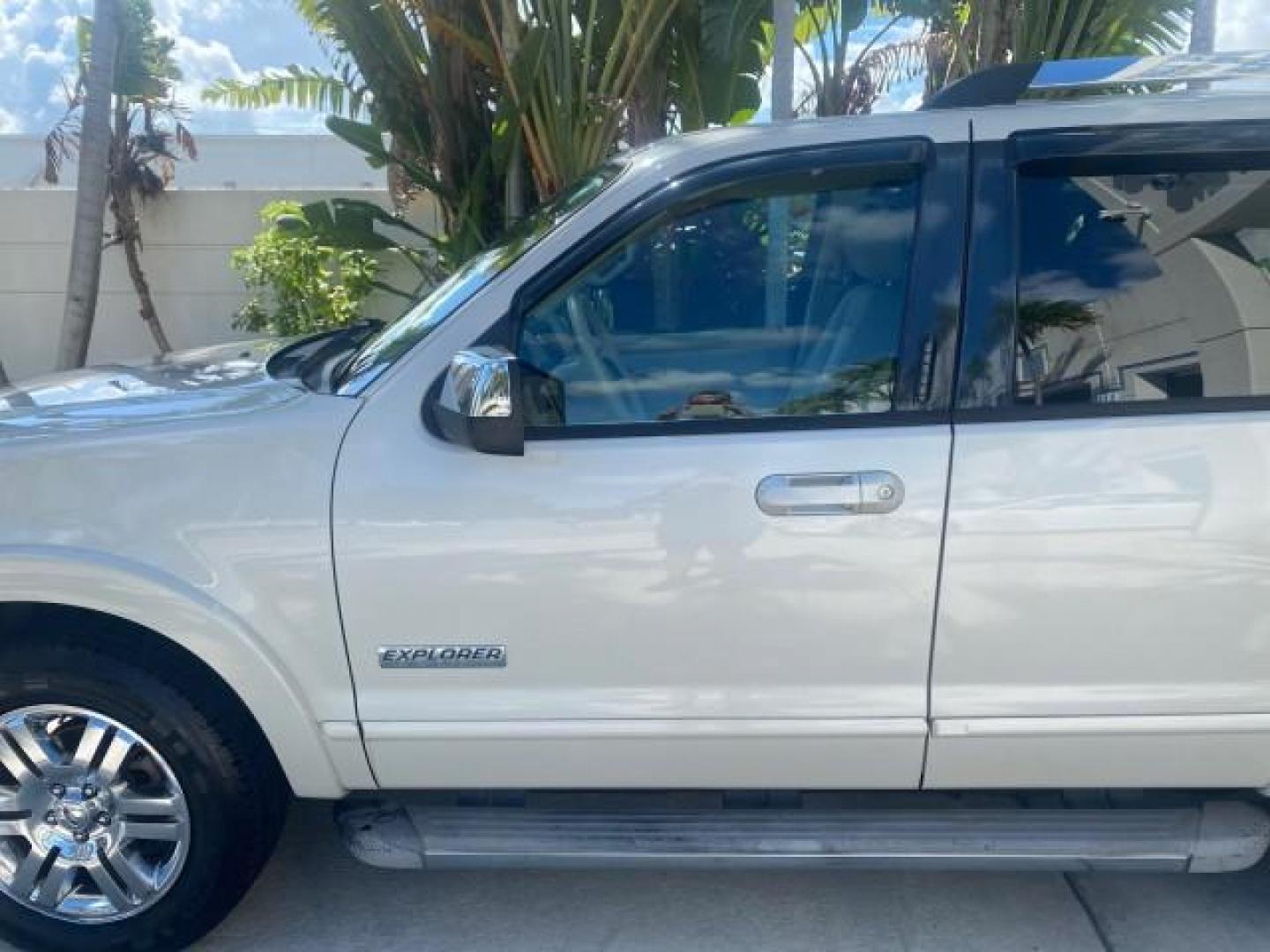 2006 Silver Birch Metallic /Camel Ford Explorer Limited LOW MILES 58,581 (1FMEU65E56U) with an 4.0L SOHC V6 Engine engine, Automatic transmission, located at 4701 North Dixie Hwy, Pompano Beach, FL, 33064, (954) 422-2889, 26.240938, -80.123474 - OUR WEBPAGE FLORIDACARS1.COM HAS OVER 100 PHOTOS AND FREE CARFAX LINK 2006 FORD EXPLORER LIMITED VIN: 1FMEU65E56UB51544 1 F M E U 6 5 E 5 6 U B 5 1 5 4 4 4 DOOR WAGON/SPORT UTILITY 4.0L V6 F SOHC GASOLINE REAR WHEEL DRIVE Features ABS Brakes Air Conditioning Alloy Wheels AM/FM Stereo Audiophile Soun - Photo#37