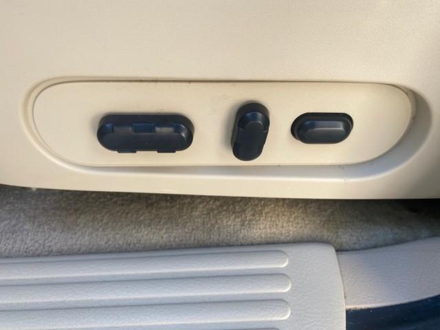 2006 Silver Birch Metallic /Camel Ford Explorer Limited LOW MILES 58,581 (1FMEU65E56U) with an 4.0L SOHC V6 Engine engine, Automatic transmission, located at 4701 North Dixie Hwy, Pompano Beach, FL, 33064, (954) 422-2889, 26.240938, -80.123474 - OUR WEBPAGE FLORIDACARS1.COM HAS OVER 100 PHOTOS AND FREE CARFAX LINK 2006 FORD EXPLORER LIMITED VIN: 1FMEU65E56UB51544 1 F M E U 6 5 E 5 6 U B 5 1 5 4 4 4 DOOR WAGON/SPORT UTILITY 4.0L V6 F SOHC GASOLINE REAR WHEEL DRIVE Features ABS Brakes Air Conditioning Alloy Wheels AM/FM Stereo Audiophile Soun - Photo#44