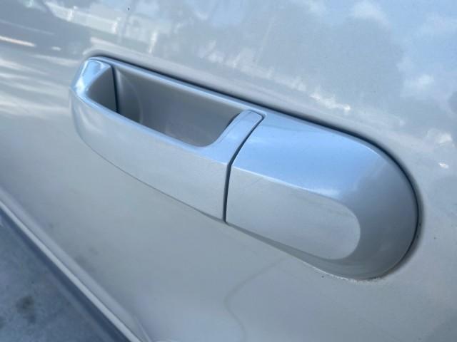 2006 Silver Birch Metallic /Camel Ford Explorer Limited LOW MILES 58,581 (1FMEU65E56U) with an 4.0L SOHC V6 Engine engine, Automatic transmission, located at 4701 North Dixie Hwy, Pompano Beach, FL, 33064, (954) 422-2889, 26.240938, -80.123474 - OUR WEBPAGE FLORIDACARS1.COM HAS OVER 100 PHOTOS AND FREE CARFAX LINK 2006 FORD EXPLORER LIMITED VIN: 1FMEU65E56UB51544 1 F M E U 6 5 E 5 6 U B 5 1 5 4 4 4 DOOR WAGON/SPORT UTILITY 4.0L V6 F SOHC GASOLINE REAR WHEEL DRIVE Features ABS Brakes Air Conditioning Alloy Wheels AM/FM Stereo Audiophile Soun - Photo#76