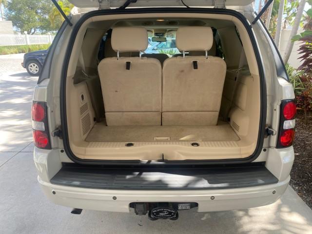2006 Silver Birch Metallic /Camel Ford Explorer Limited LOW MILES 58,581 (1FMEU65E56U) with an 4.0L SOHC V6 Engine engine, Automatic transmission, located at 4701 North Dixie Hwy, Pompano Beach, FL, 33064, (954) 422-2889, 26.240938, -80.123474 - OUR WEBPAGE FLORIDACARS1.COM HAS OVER 100 PHOTOS AND FREE CARFAX LINK 2006 FORD EXPLORER LIMITED VIN: 1FMEU65E56UB51544 1 F M E U 6 5 E 5 6 U B 5 1 5 4 4 4 DOOR WAGON/SPORT UTILITY 4.0L V6 F SOHC GASOLINE REAR WHEEL DRIVE Features ABS Brakes Air Conditioning Alloy Wheels AM/FM Stereo Audiophile Soun - Photo#98
