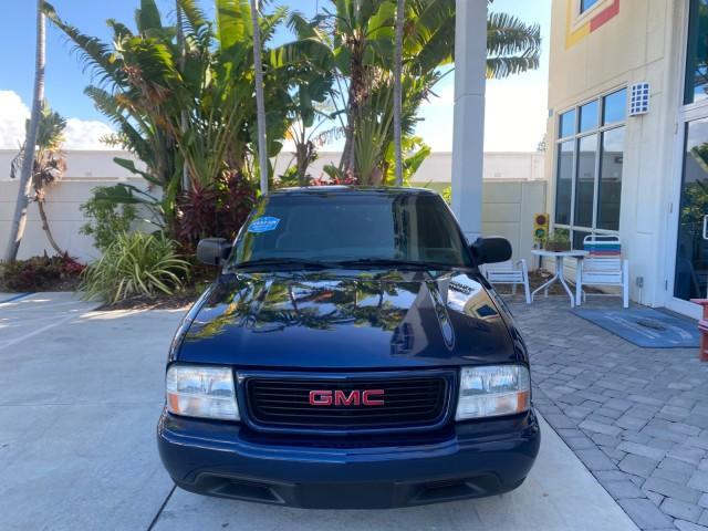 2001 Indigo Blue Metallic /Graphite GMC Sonoma X CAB SLS LOW MILES 70,869 (1GTCS19W618) with an 4.3L Vortec 1000 SFI V6 Engine engine, Automatic transmission, located at 4701 North Dixie Hwy, Pompano Beach, FL, 33064, (954) 422-2889, 26.240938, -80.123474 - OUR WEBPAGE FLORIDACARS1.COM HAS OVER 100 PHOTOS AND FREE CARFAX LINK 2001 GMC SONOMA SL EXTRACAB AUTO AC VIN: 1GTCS19W618237485 1 G T C S 1 9 W 6 1 8 2 3 7 4 8 5 CLUB CAB PICKUP 4.3L V6 F GASOLINE REAR WHEEL DRIVE Features ABS Brakes Air Conditioning Alloy Wheels AM/FM Stereo Automatic Transmission - Photo#2