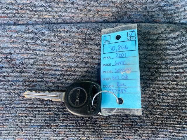 2001 Indigo Blue Metallic /Graphite GMC Sonoma X CAB SLS LOW MILES 70,869 (1GTCS19W618) with an 4.3L Vortec 1000 SFI V6 Engine engine, Automatic transmission, located at 4701 North Dixie Hwy, Pompano Beach, FL, 33064, (954) 422-2889, 26.240938, -80.123474 - OUR WEBPAGE FLORIDACARS1.COM HAS OVER 100 PHOTOS AND FREE CARFAX LINK 2001 GMC SONOMA SL EXTRACAB AUTO AC VIN: 1GTCS19W618237485 1 G T C S 1 9 W 6 1 8 2 3 7 4 8 5 CLUB CAB PICKUP 4.3L V6 F GASOLINE REAR WHEEL DRIVE Features ABS Brakes Air Conditioning Alloy Wheels AM/FM Stereo Automatic Transmission - Photo#23