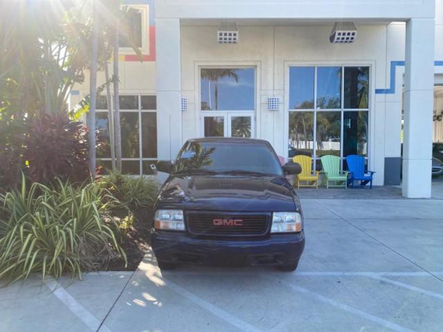 2001 Indigo Blue Metallic /Graphite GMC Sonoma X CAB SLS LOW MILES 70,869 (1GTCS19W618) with an 4.3L Vortec 1000 SFI V6 Engine engine, Automatic transmission, located at 4701 North Dixie Hwy, Pompano Beach, FL, 33064, (954) 422-2889, 26.240938, -80.123474 - OUR WEBPAGE FLORIDACARS1.COM HAS OVER 100 PHOTOS AND FREE CARFAX LINK 2001 GMC SONOMA SL EXTRACAB AUTO AC VIN: 1GTCS19W618237485 1 G T C S 1 9 W 6 1 8 2 3 7 4 8 5 CLUB CAB PICKUP 4.3L V6 F GASOLINE REAR WHEEL DRIVE Features ABS Brakes Air Conditioning Alloy Wheels AM/FM Stereo Automatic Transmission - Photo#27