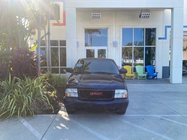 2001 Indigo Blue Metallic /Graphite GMC Sonoma X CAB SLS LOW MILES 70,869 (1GTCS19W618) with an 4.3L Vortec 1000 SFI V6 Engine engine, Automatic transmission, located at 4701 North Dixie Hwy, Pompano Beach, FL, 33064, (954) 422-2889, 26.240938, -80.123474 - OUR WEBPAGE FLORIDACARS1.COM HAS OVER 100 PHOTOS AND FREE CARFAX LINK 2001 GMC SONOMA SL EXTRACAB AUTO AC VIN: 1GTCS19W618237485 1 G T C S 1 9 W 6 1 8 2 3 7 4 8 5 CLUB CAB PICKUP 4.3L V6 F GASOLINE REAR WHEEL DRIVE Features ABS Brakes Air Conditioning Alloy Wheels AM/FM Stereo Automatic Transmission - Photo#27