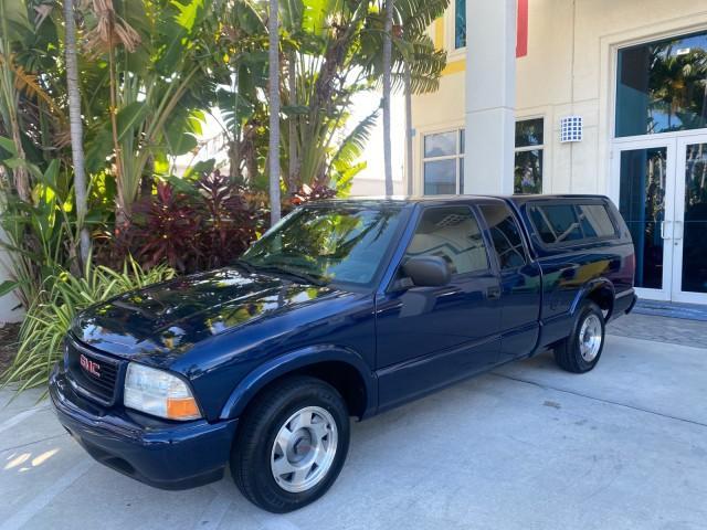 2001 Indigo Blue Metallic /Graphite GMC Sonoma X CAB SLS LOW MILES 70,869 (1GTCS19W618) with an 4.3L Vortec 1000 SFI V6 Engine engine, Automatic transmission, located at 4701 North Dixie Hwy, Pompano Beach, FL, 33064, (954) 422-2889, 26.240938, -80.123474 - OUR WEBPAGE FLORIDACARS1.COM HAS OVER 100 PHOTOS AND FREE CARFAX LINK 2001 GMC SONOMA SL EXTRACAB AUTO AC VIN: 1GTCS19W618237485 1 G T C S 1 9 W 6 1 8 2 3 7 4 8 5 CLUB CAB PICKUP 4.3L V6 F GASOLINE REAR WHEEL DRIVE Features ABS Brakes Air Conditioning Alloy Wheels AM/FM Stereo Automatic Transmission - Photo#30