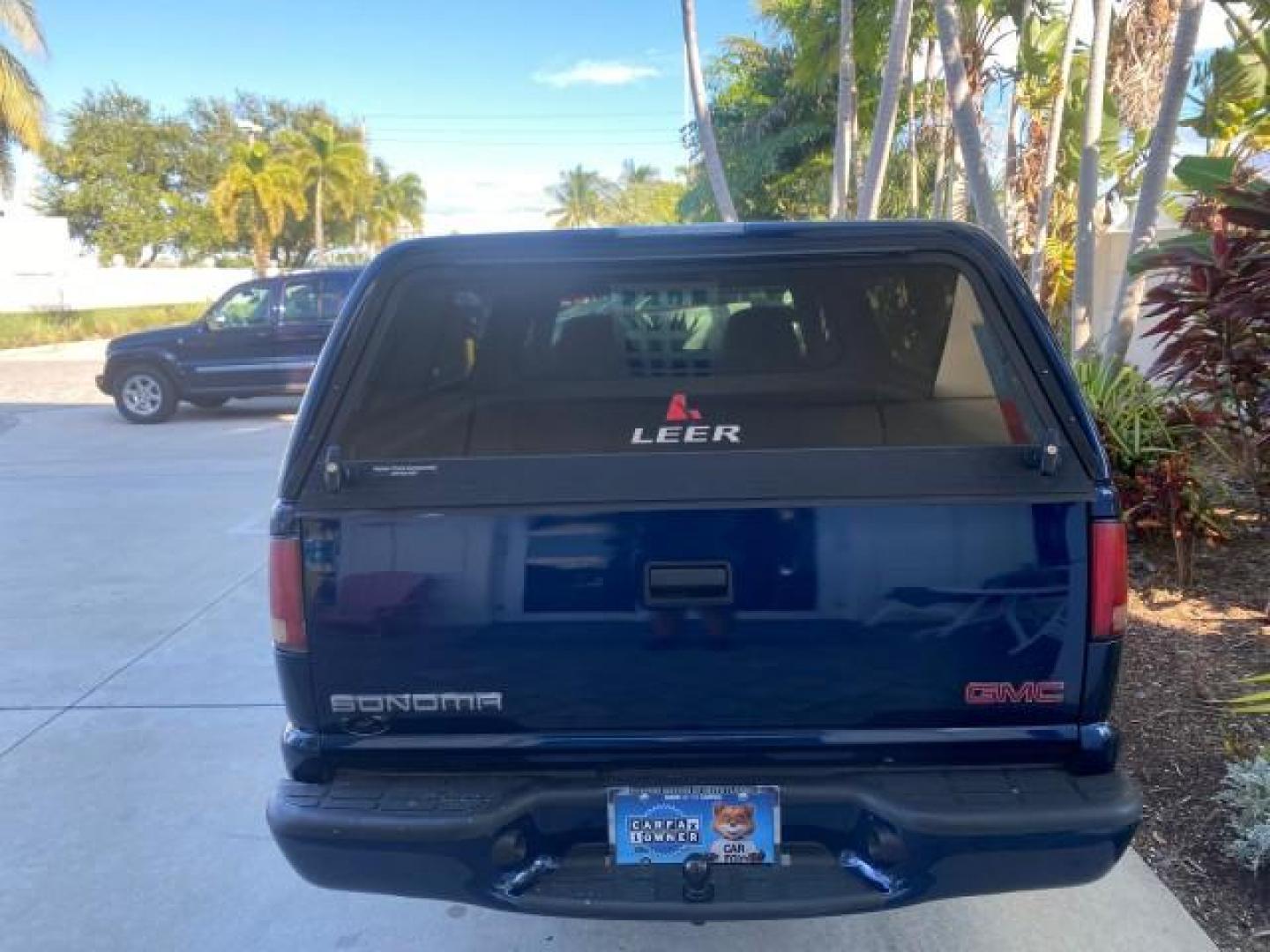 2001 Indigo Blue Metallic /Graphite GMC Sonoma X CAB SLS LOW MILES 70,869 (1GTCS19W618) with an 4.3L Vortec 1000 SFI V6 Engine engine, Automatic transmission, located at 4701 North Dixie Hwy, Pompano Beach, FL, 33064, (954) 422-2889, 26.240938, -80.123474 - OUR WEBPAGE FLORIDACARS1.COM HAS OVER 100 PHOTOS AND FREE CARFAX LINK 2001 GMC SONOMA SL EXTRACAB AUTO AC VIN: 1GTCS19W618237485 1 G T C S 1 9 W 6 1 8 2 3 7 4 8 5 CLUB CAB PICKUP 4.3L V6 F GASOLINE REAR WHEEL DRIVE Features ABS Brakes Air Conditioning Alloy Wheels AM/FM Stereo Automatic Transmission - Photo#36