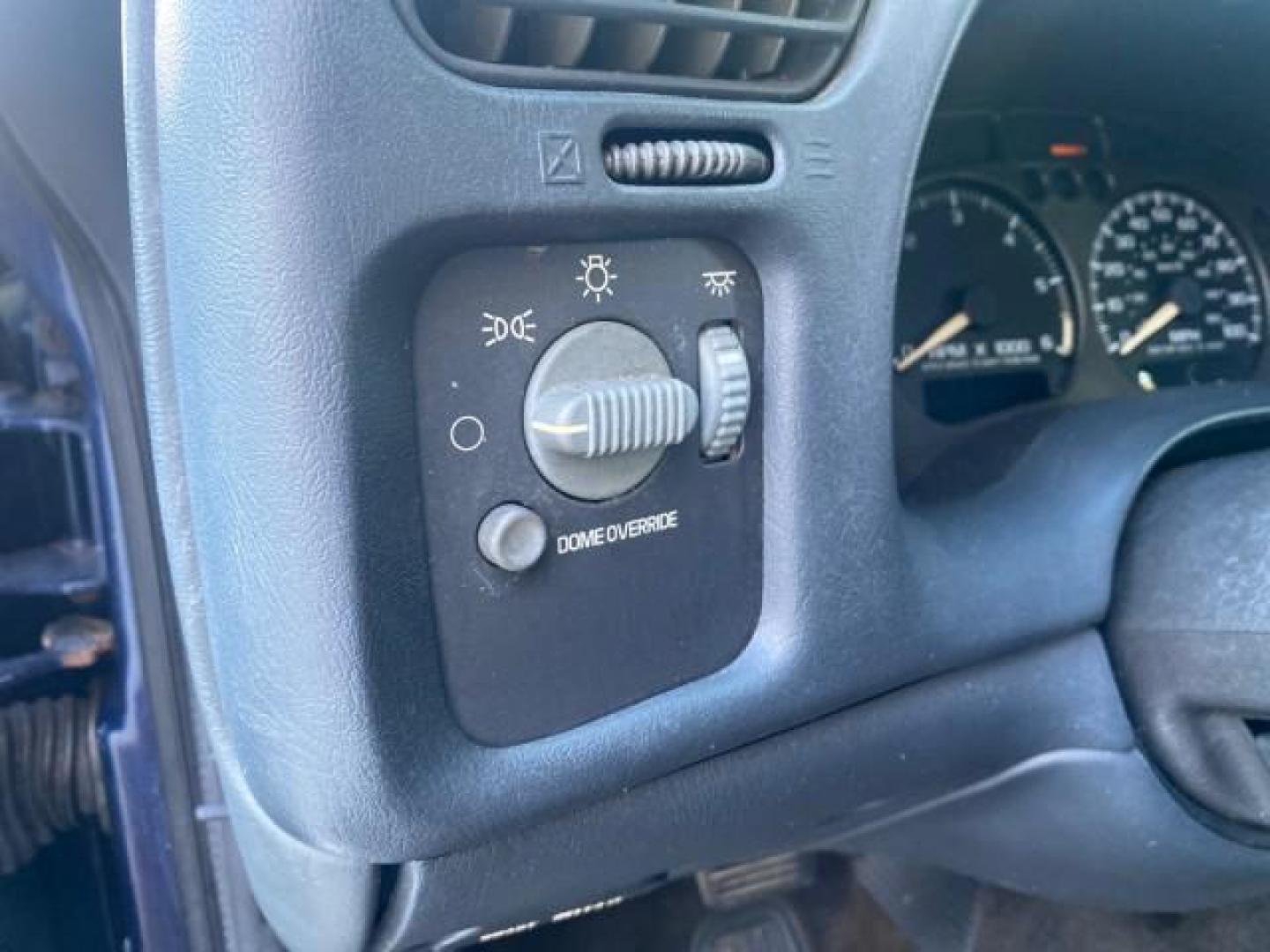 2001 Indigo Blue Metallic /Graphite GMC Sonoma X CAB SLS LOW MILES 70,869 (1GTCS19W618) with an 4.3L Vortec 1000 SFI V6 Engine engine, Automatic transmission, located at 4701 North Dixie Hwy, Pompano Beach, FL, 33064, (954) 422-2889, 26.240938, -80.123474 - OUR WEBPAGE FLORIDACARS1.COM HAS OVER 100 PHOTOS AND FREE CARFAX LINK 2001 GMC SONOMA SL EXTRACAB AUTO AC VIN: 1GTCS19W618237485 1 G T C S 1 9 W 6 1 8 2 3 7 4 8 5 CLUB CAB PICKUP 4.3L V6 F GASOLINE REAR WHEEL DRIVE Features ABS Brakes Air Conditioning Alloy Wheels AM/FM Stereo Automatic Transmission - Photo#53