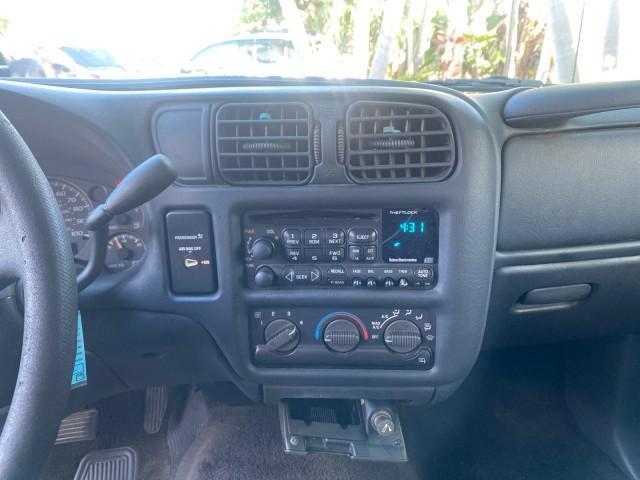 2001 Indigo Blue Metallic /Graphite GMC Sonoma X CAB SLS LOW MILES 70,869 (1GTCS19W618) with an 4.3L Vortec 1000 SFI V6 Engine engine, Automatic transmission, located at 4701 North Dixie Hwy, Pompano Beach, FL, 33064, (954) 422-2889, 26.240938, -80.123474 - OUR WEBPAGE FLORIDACARS1.COM HAS OVER 100 PHOTOS AND FREE CARFAX LINK 2001 GMC SONOMA SL EXTRACAB AUTO AC VIN: 1GTCS19W618237485 1 G T C S 1 9 W 6 1 8 2 3 7 4 8 5 CLUB CAB PICKUP 4.3L V6 F GASOLINE REAR WHEEL DRIVE Features ABS Brakes Air Conditioning Alloy Wheels AM/FM Stereo Automatic Transmission - Photo#56