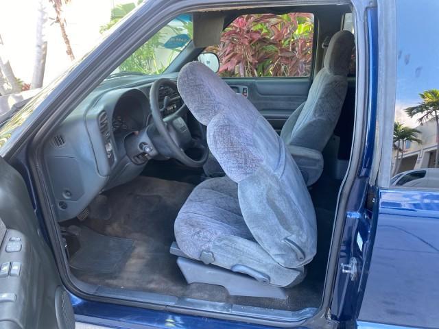 2001 Indigo Blue Metallic /Graphite GMC Sonoma X CAB SLS LOW MILES 70,869 (1GTCS19W618) with an 4.3L Vortec 1000 SFI V6 Engine engine, Automatic transmission, located at 4701 North Dixie Hwy, Pompano Beach, FL, 33064, (954) 422-2889, 26.240938, -80.123474 - OUR WEBPAGE FLORIDACARS1.COM HAS OVER 100 PHOTOS AND FREE CARFAX LINK 2001 GMC SONOMA SL EXTRACAB AUTO AC VIN: 1GTCS19W618237485 1 G T C S 1 9 W 6 1 8 2 3 7 4 8 5 CLUB CAB PICKUP 4.3L V6 F GASOLINE REAR WHEEL DRIVE Features ABS Brakes Air Conditioning Alloy Wheels AM/FM Stereo Automatic Transmission - Photo#64