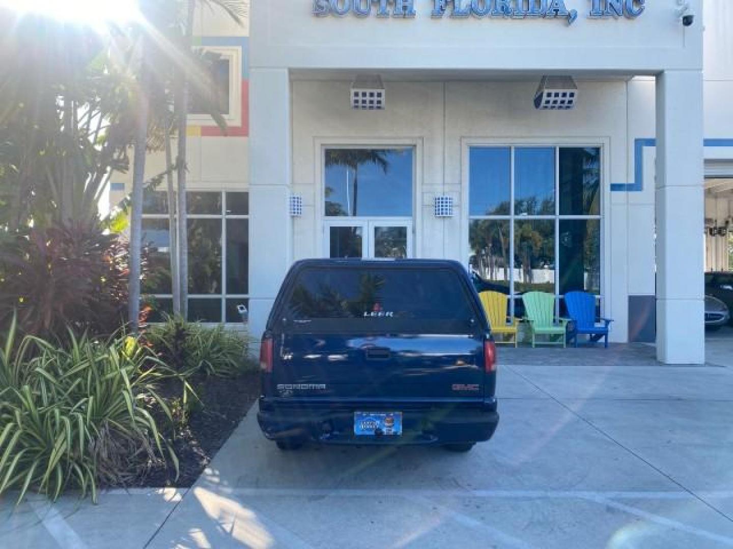 2001 Indigo Blue Metallic /Graphite GMC Sonoma X CAB SLS LOW MILES 70,869 (1GTCS19W618) with an 4.3L Vortec 1000 SFI V6 Engine engine, Automatic transmission, located at 4701 North Dixie Hwy, Pompano Beach, FL, 33064, (954) 422-2889, 26.240938, -80.123474 - OUR WEBPAGE FLORIDACARS1.COM HAS OVER 100 PHOTOS AND FREE CARFAX LINK 2001 GMC SONOMA SL EXTRACAB AUTO AC VIN: 1GTCS19W618237485 1 G T C S 1 9 W 6 1 8 2 3 7 4 8 5 CLUB CAB PICKUP 4.3L V6 F GASOLINE REAR WHEEL DRIVE Features ABS Brakes Air Conditioning Alloy Wheels AM/FM Stereo Automatic Transmission - Photo#88