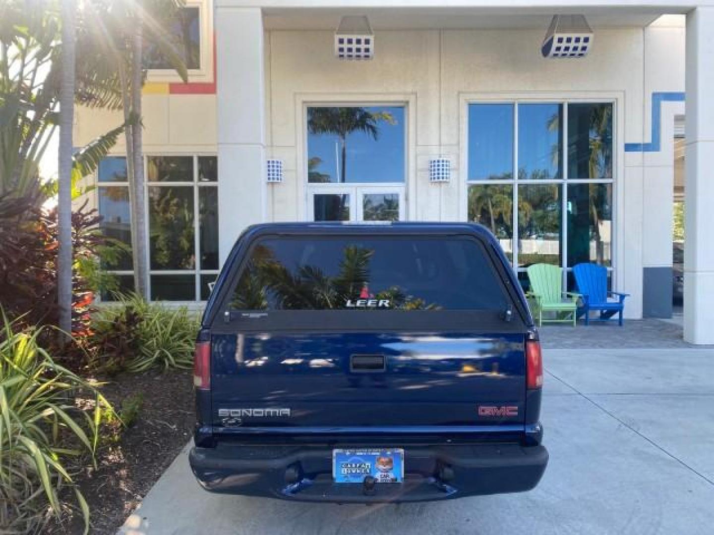 2001 Indigo Blue Metallic /Graphite GMC Sonoma X CAB SLS LOW MILES 70,869 (1GTCS19W618) with an 4.3L Vortec 1000 SFI V6 Engine engine, Automatic transmission, located at 4701 North Dixie Hwy, Pompano Beach, FL, 33064, (954) 422-2889, 26.240938, -80.123474 - OUR WEBPAGE FLORIDACARS1.COM HAS OVER 100 PHOTOS AND FREE CARFAX LINK 2001 GMC SONOMA SL EXTRACAB AUTO AC VIN: 1GTCS19W618237485 1 G T C S 1 9 W 6 1 8 2 3 7 4 8 5 CLUB CAB PICKUP 4.3L V6 F GASOLINE REAR WHEEL DRIVE Features ABS Brakes Air Conditioning Alloy Wheels AM/FM Stereo Automatic Transmission - Photo#89