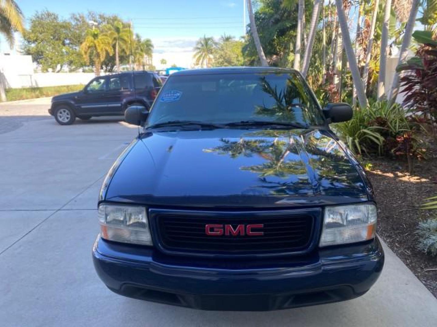 2001 Indigo Blue Metallic /Graphite GMC Sonoma X CAB SLS LOW MILES 70,869 (1GTCS19W618) with an 4.3L Vortec 1000 SFI V6 Engine engine, Automatic transmission, located at 4701 North Dixie Hwy, Pompano Beach, FL, 33064, (954) 422-2889, 26.240938, -80.123474 - OUR WEBPAGE FLORIDACARS1.COM HAS OVER 100 PHOTOS AND FREE CARFAX LINK 2001 GMC SONOMA SL EXTRACAB AUTO AC VIN: 1GTCS19W618237485 1 G T C S 1 9 W 6 1 8 2 3 7 4 8 5 CLUB CAB PICKUP 4.3L V6 F GASOLINE REAR WHEEL DRIVE Features ABS Brakes Air Conditioning Alloy Wheels AM/FM Stereo Automatic Transmission - Photo#96