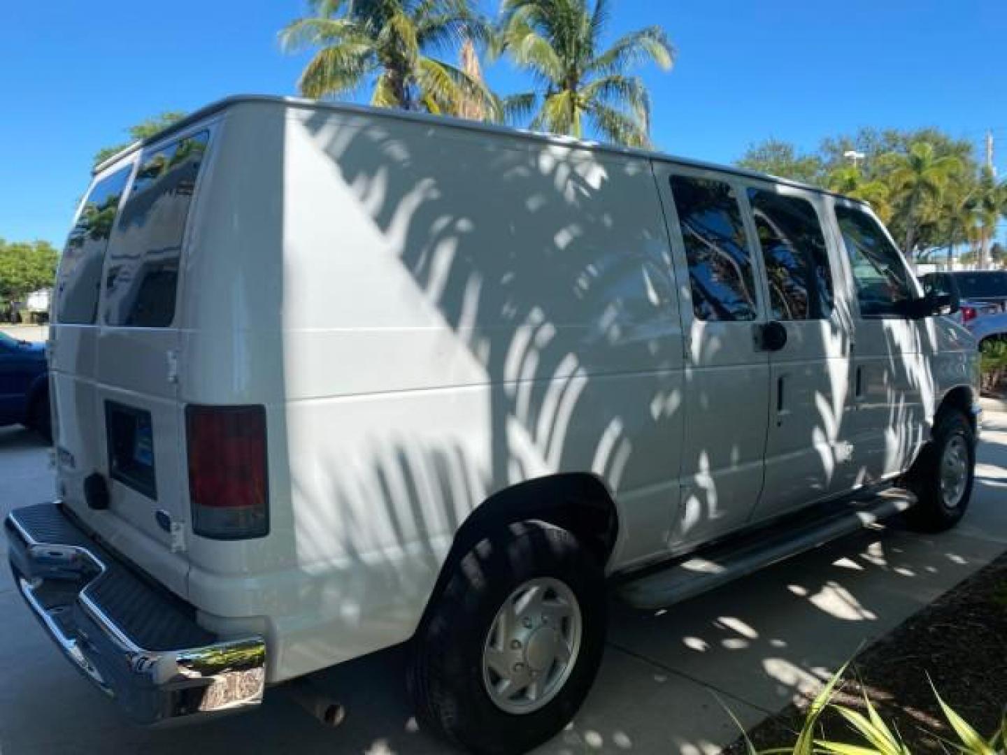 2008 Oxford White /Medium flint Ford Econoline Cargo Van CARGO VAN E250 LOW MILES 58,008 (1FTNE24W38D) with an 4.6L SOHC EFI V8 Triton Engine engine, Automatic transmission, located at 4701 North Dixie Hwy, Pompano Beach, FL, 33064, (954) 422-2889, 26.240938, -80.123474 - OUR WEBPAGE FLORIDACARS1.COM HAS OVER 100 PHOTOS AND FREE CARFAX LINK 2008 FORD E-SERIES E-250 VIN: 1FTNE24W38DB01913 1 F T N E 2 4 W 3 8 D B 0 1 9 1 3 VAN 4.6L V8 F SOHC 16V GASOLINE REAR WHEEL DRIVE Features ABS Brakes Air Conditioning AM/FM Stereo Automatic Transmission CD Audio Cruise Control Po - Photo#8