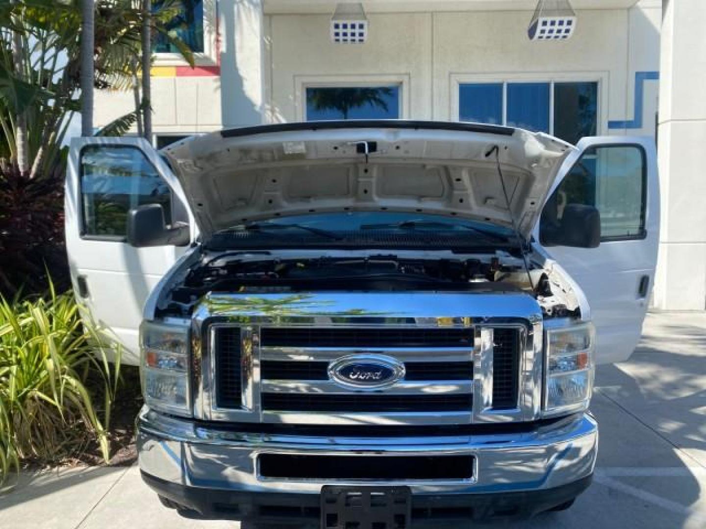 2008 Oxford White /Medium flint Ford Econoline Cargo Van CARGO VAN E250 LOW MILES 58,008 (1FTNE24W38D) with an 4.6L SOHC EFI V8 Triton Engine engine, Automatic transmission, located at 4701 North Dixie Hwy, Pompano Beach, FL, 33064, (954) 422-2889, 26.240938, -80.123474 - OUR WEBPAGE FLORIDACARS1.COM HAS OVER 100 PHOTOS AND FREE CARFAX LINK 2008 FORD E-SERIES E-250 VIN: 1FTNE24W38DB01913 1 F T N E 2 4 W 3 8 D B 0 1 9 1 3 VAN 4.6L V8 F SOHC 16V GASOLINE REAR WHEEL DRIVE Features ABS Brakes Air Conditioning AM/FM Stereo Automatic Transmission CD Audio Cruise Control Po - Photo#18