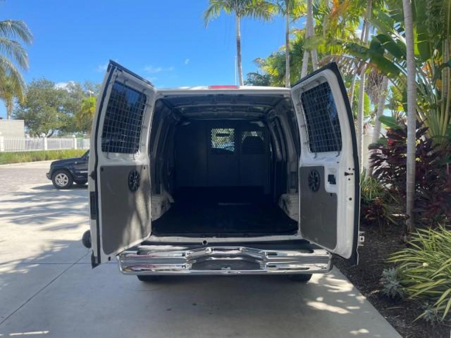 2008 Oxford White /Medium flint Ford Econoline Cargo Van CARGO VAN E250 LOW MILES 58,008 (1FTNE24W38D) with an 4.6L SOHC EFI V8 Triton Engine engine, Automatic transmission, located at 4701 North Dixie Hwy, Pompano Beach, FL, 33064, (954) 422-2889, 26.240938, -80.123474 - OUR WEBPAGE FLORIDACARS1.COM HAS OVER 100 PHOTOS AND FREE CARFAX LINK 2008 FORD E-SERIES E-250 VIN: 1FTNE24W38DB01913 1 F T N E 2 4 W 3 8 D B 0 1 9 1 3 VAN 4.6L V8 F SOHC 16V GASOLINE REAR WHEEL DRIVE Features ABS Brakes Air Conditioning AM/FM Stereo Automatic Transmission CD Audio Cruise Control Po - Photo#82
