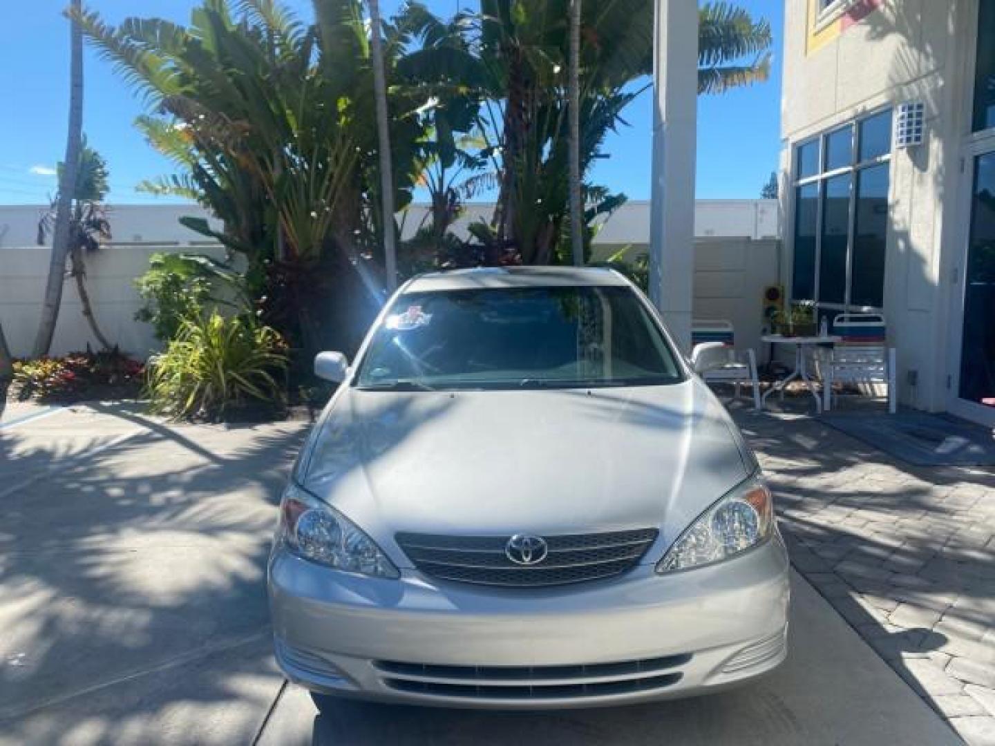 2002 Desert Sand Mica /Stone Toyota Camry LE LOW MILES 66,209 1 OWNER (4T1BE32K82U) with an 2.4L Twin-Cam EFI 16-Valve 4-Cyl Engine engine, Automatic transmission, located at 4701 North Dixie Hwy, Pompano Beach, FL, 33064, (954) 422-2889, 26.240938, -80.123474 - OUR WEBPAGE FLORIDACARS1.COM HAS OVER 100 PHOTOS AND FREE CARFAX LINK 2002 TOYOTA CAMRY LE AUTO ICE COLD AC VIN: 4T1BE32K82U112501 4 T 1 B E 3 2 K 8 2 U 1 1 2 5 0 1 SEDAN 4 DR 2.4L I4 F DOHC 16V GASOLINE 32 MPG FRONT WHEEL DRIVE Features ABS Brakes Air Conditioning AM/FM Stereo Automatic Transmissio - Photo#2