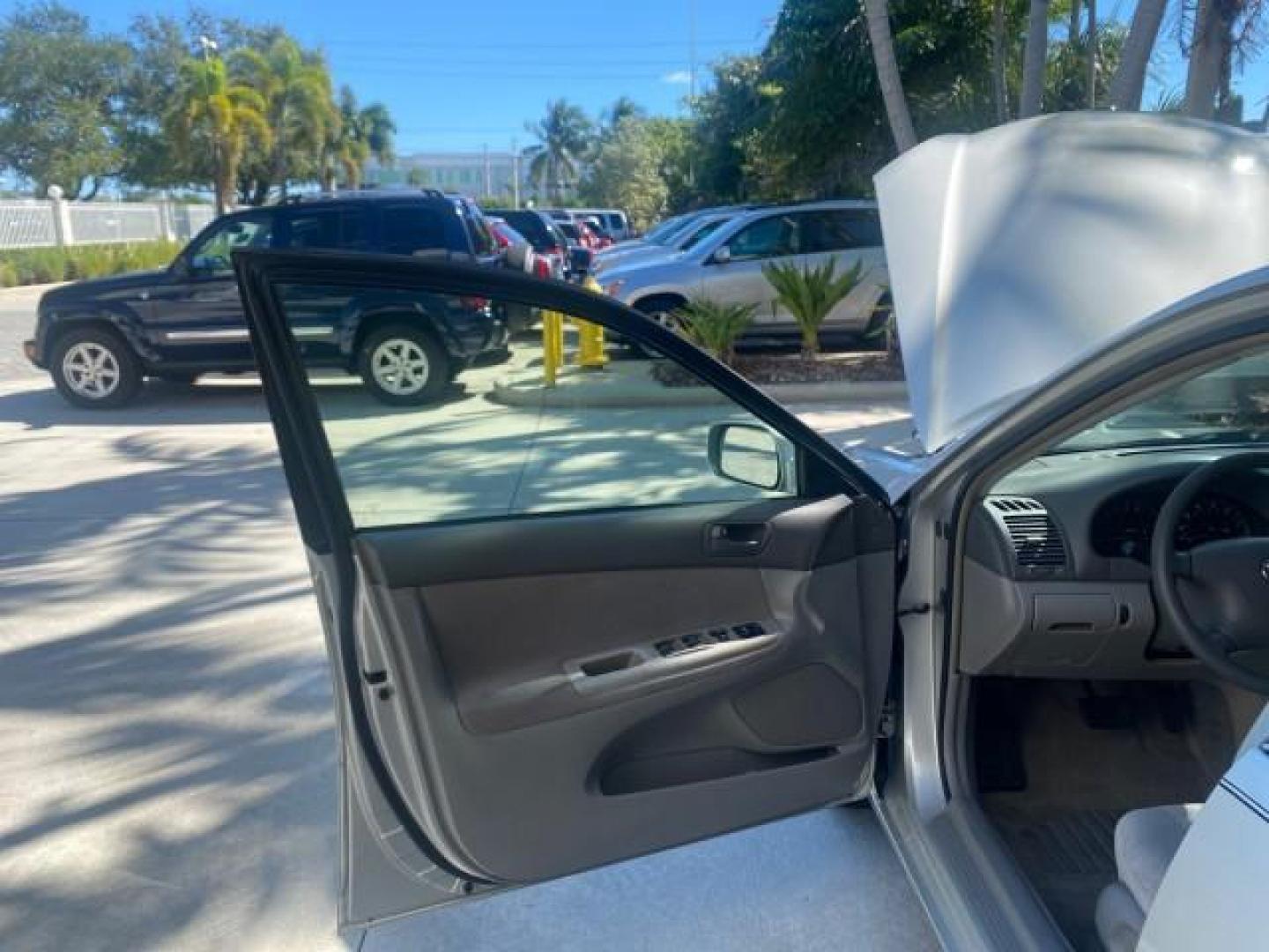 2002 Desert Sand Mica /Stone Toyota Camry LE LOW MILES 66,209 1 OWNER (4T1BE32K82U) with an 2.4L Twin-Cam EFI 16-Valve 4-Cyl Engine engine, Automatic transmission, located at 4701 North Dixie Hwy, Pompano Beach, FL, 33064, (954) 422-2889, 26.240938, -80.123474 - OUR WEBPAGE FLORIDACARS1.COM HAS OVER 100 PHOTOS AND FREE CARFAX LINK 2002 TOYOTA CAMRY LE AUTO ICE COLD AC VIN: 4T1BE32K82U112501 4 T 1 B E 3 2 K 8 2 U 1 1 2 5 0 1 SEDAN 4 DR 2.4L I4 F DOHC 16V GASOLINE 32 MPG FRONT WHEEL DRIVE Features ABS Brakes Air Conditioning AM/FM Stereo Automatic Transmissio - Photo#9