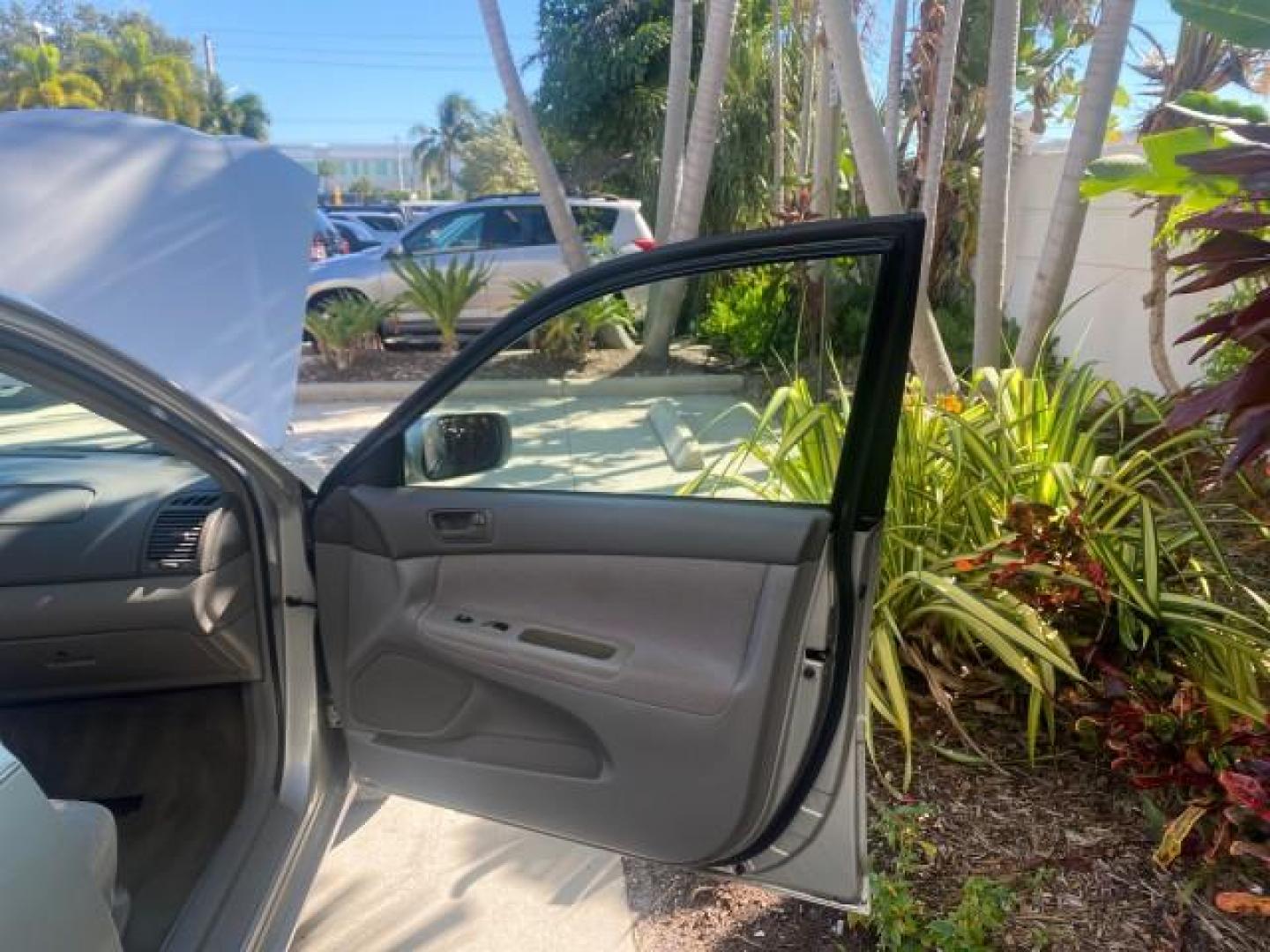 2002 Desert Sand Mica /Stone Toyota Camry LE LOW MILES 66,209 1 OWNER (4T1BE32K82U) with an 2.4L Twin-Cam EFI 16-Valve 4-Cyl Engine engine, Automatic transmission, located at 4701 North Dixie Hwy, Pompano Beach, FL, 33064, (954) 422-2889, 26.240938, -80.123474 - OUR WEBPAGE FLORIDACARS1.COM HAS OVER 100 PHOTOS AND FREE CARFAX LINK 2002 TOYOTA CAMRY LE AUTO ICE COLD AC VIN: 4T1BE32K82U112501 4 T 1 B E 3 2 K 8 2 U 1 1 2 5 0 1 SEDAN 4 DR 2.4L I4 F DOHC 16V GASOLINE 32 MPG FRONT WHEEL DRIVE Features ABS Brakes Air Conditioning AM/FM Stereo Automatic Transmissio - Photo#11