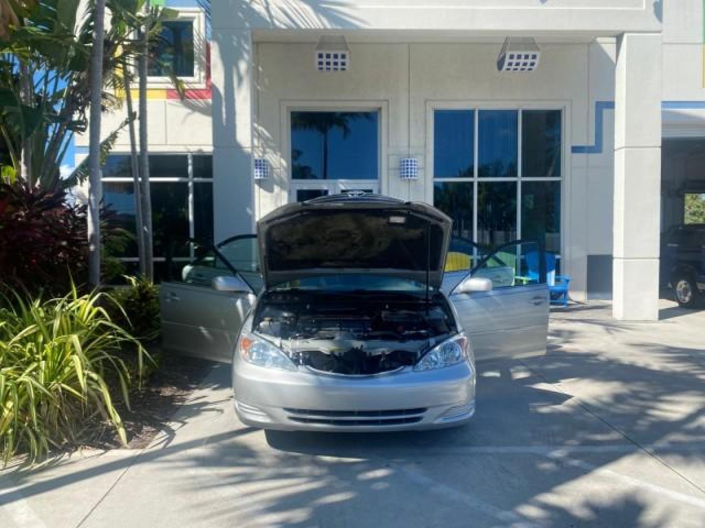 2002 Desert Sand Mica /Stone Toyota Camry LE LOW MILES 66,209 1 OWNER (4T1BE32K82U) with an 2.4L Twin-Cam EFI 16-Valve 4-Cyl Engine engine, Automatic transmission, located at 4701 North Dixie Hwy, Pompano Beach, FL, 33064, (954) 422-2889, 26.240938, -80.123474 - OUR WEBPAGE FLORIDACARS1.COM HAS OVER 100 PHOTOS AND FREE CARFAX LINK 2002 TOYOTA CAMRY LE AUTO ICE COLD AC VIN: 4T1BE32K82U112501 4 T 1 B E 3 2 K 8 2 U 1 1 2 5 0 1 SEDAN 4 DR 2.4L I4 F DOHC 16V GASOLINE 32 MPG FRONT WHEEL DRIVE Features ABS Brakes Air Conditioning AM/FM Stereo Automatic Transmissio - Photo#16