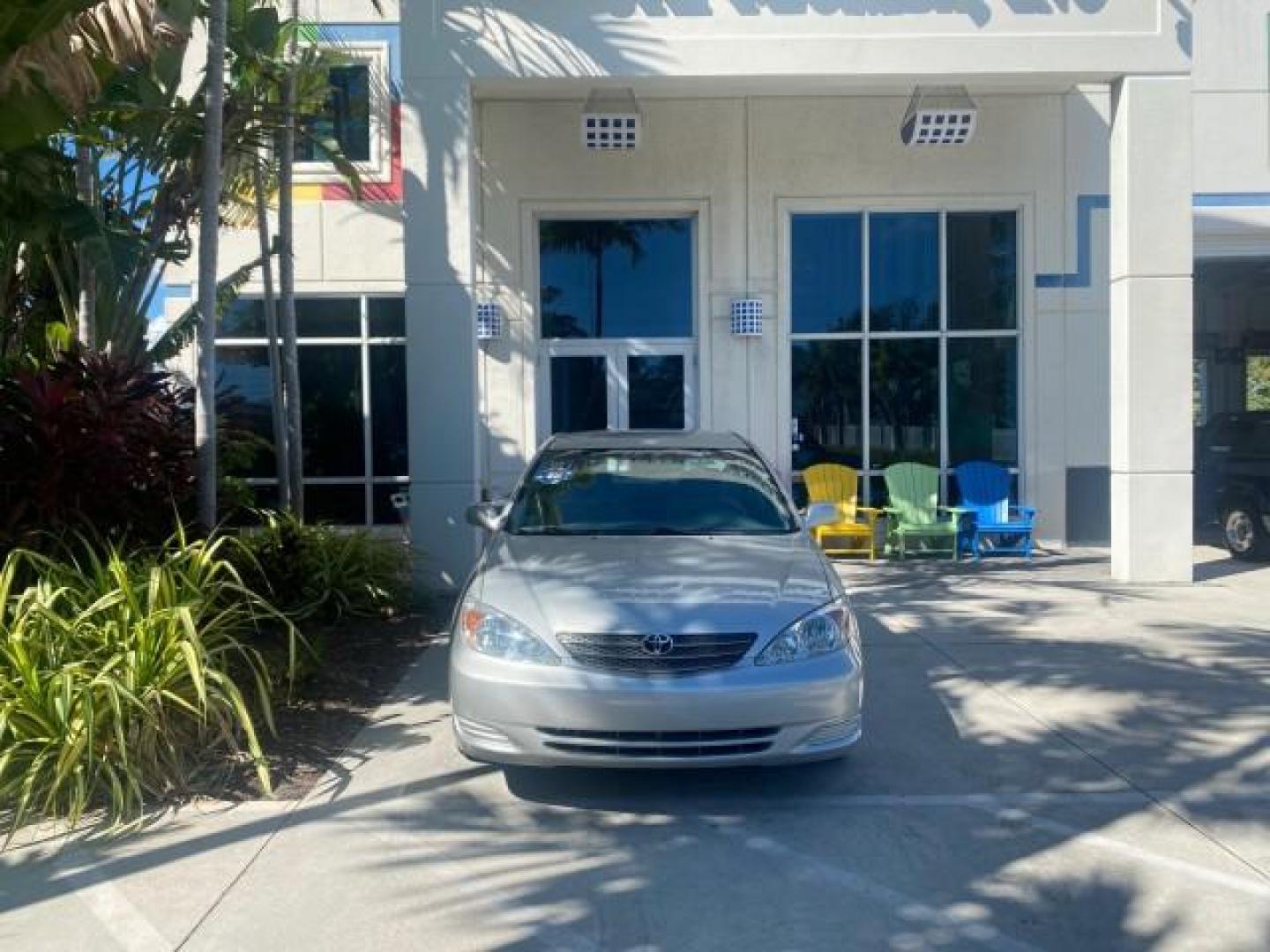 2002 Desert Sand Mica /Stone Toyota Camry LE LOW MILES 66,209 1 OWNER (4T1BE32K82U) with an 2.4L Twin-Cam EFI 16-Valve 4-Cyl Engine engine, Automatic transmission, located at 4701 North Dixie Hwy, Pompano Beach, FL, 33064, (954) 422-2889, 26.240938, -80.123474 - OUR WEBPAGE FLORIDACARS1.COM HAS OVER 100 PHOTOS AND FREE CARFAX LINK 2002 TOYOTA CAMRY LE AUTO ICE COLD AC VIN: 4T1BE32K82U112501 4 T 1 B E 3 2 K 8 2 U 1 1 2 5 0 1 SEDAN 4 DR 2.4L I4 F DOHC 16V GASOLINE 32 MPG FRONT WHEEL DRIVE Features ABS Brakes Air Conditioning AM/FM Stereo Automatic Transmissio - Photo#27