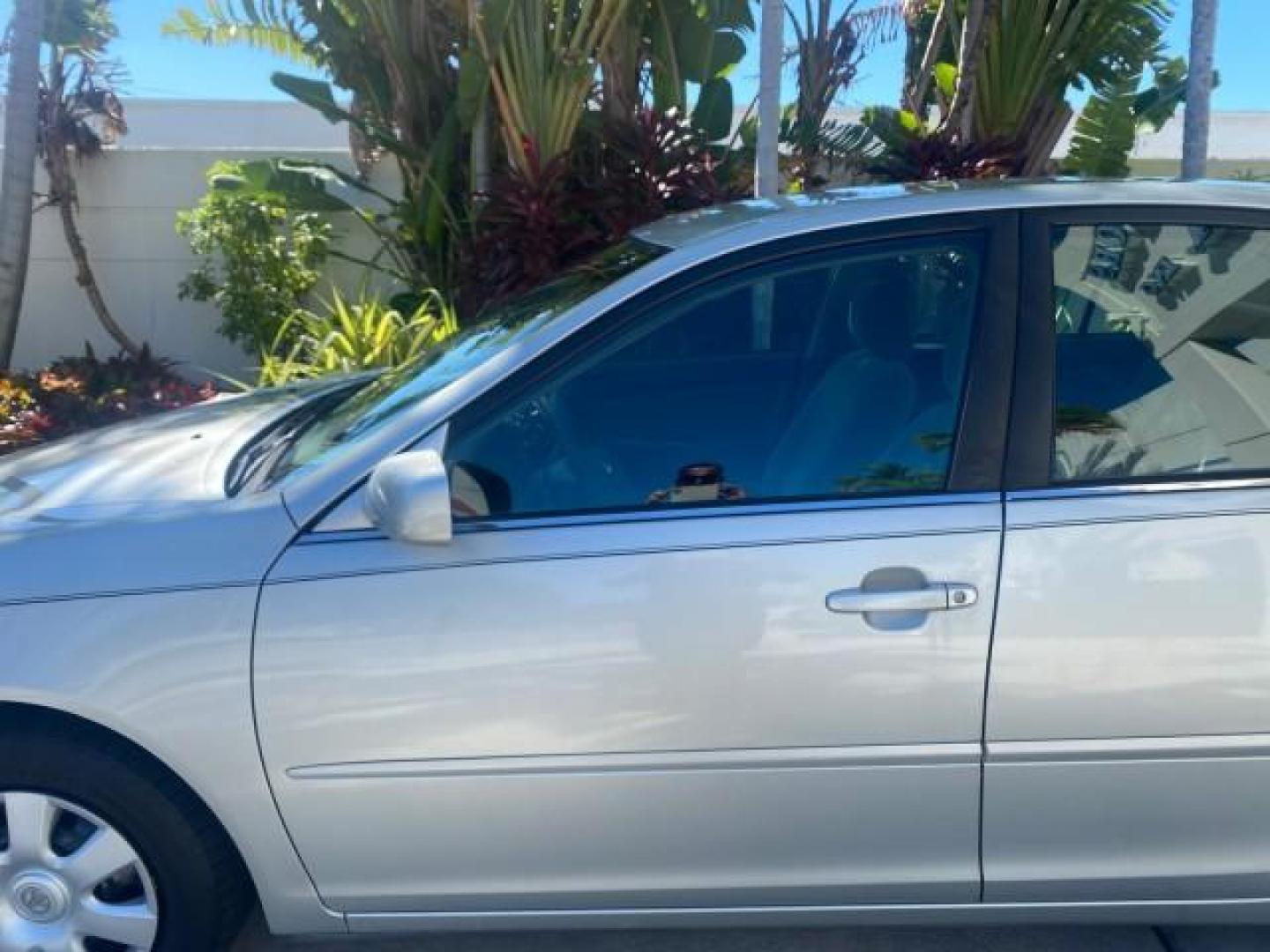 2002 Desert Sand Mica /Stone Toyota Camry LE LOW MILES 66,209 1 OWNER (4T1BE32K82U) with an 2.4L Twin-Cam EFI 16-Valve 4-Cyl Engine engine, Automatic transmission, located at 4701 North Dixie Hwy, Pompano Beach, FL, 33064, (954) 422-2889, 26.240938, -80.123474 - OUR WEBPAGE FLORIDACARS1.COM HAS OVER 100 PHOTOS AND FREE CARFAX LINK 2002 TOYOTA CAMRY LE AUTO ICE COLD AC VIN: 4T1BE32K82U112501 4 T 1 B E 3 2 K 8 2 U 1 1 2 5 0 1 SEDAN 4 DR 2.4L I4 F DOHC 16V GASOLINE 32 MPG FRONT WHEEL DRIVE Features ABS Brakes Air Conditioning AM/FM Stereo Automatic Transmissio - Photo#37