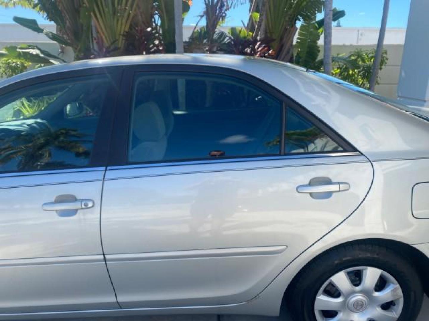 2002 Desert Sand Mica /Stone Toyota Camry LE LOW MILES 66,209 1 OWNER (4T1BE32K82U) with an 2.4L Twin-Cam EFI 16-Valve 4-Cyl Engine engine, Automatic transmission, located at 4701 North Dixie Hwy, Pompano Beach, FL, 33064, (954) 422-2889, 26.240938, -80.123474 - OUR WEBPAGE FLORIDACARS1.COM HAS OVER 100 PHOTOS AND FREE CARFAX LINK 2002 TOYOTA CAMRY LE AUTO ICE COLD AC VIN: 4T1BE32K82U112501 4 T 1 B E 3 2 K 8 2 U 1 1 2 5 0 1 SEDAN 4 DR 2.4L I4 F DOHC 16V GASOLINE 32 MPG FRONT WHEEL DRIVE Features ABS Brakes Air Conditioning AM/FM Stereo Automatic Transmissio - Photo#72