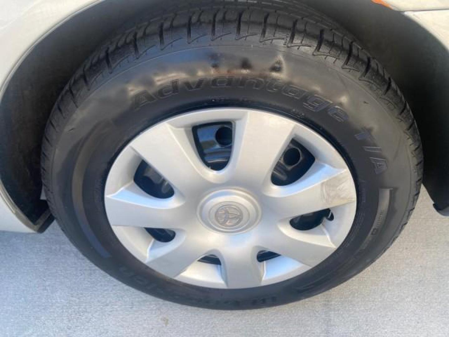 2002 Desert Sand Mica /Stone Toyota Camry LE LOW MILES 66,209 1 OWNER (4T1BE32K82U) with an 2.4L Twin-Cam EFI 16-Valve 4-Cyl Engine engine, Automatic transmission, located at 4701 North Dixie Hwy, Pompano Beach, FL, 33064, (954) 422-2889, 26.240938, -80.123474 - OUR WEBPAGE FLORIDACARS1.COM HAS OVER 100 PHOTOS AND FREE CARFAX LINK 2002 TOYOTA CAMRY LE AUTO ICE COLD AC VIN: 4T1BE32K82U112501 4 T 1 B E 3 2 K 8 2 U 1 1 2 5 0 1 SEDAN 4 DR 2.4L I4 F DOHC 16V GASOLINE 32 MPG FRONT WHEEL DRIVE Features ABS Brakes Air Conditioning AM/FM Stereo Automatic Transmissio - Photo#83