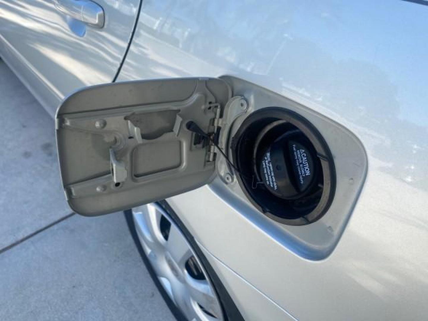 2002 Desert Sand Mica /Stone Toyota Camry LE LOW MILES 66,209 1 OWNER (4T1BE32K82U) with an 2.4L Twin-Cam EFI 16-Valve 4-Cyl Engine engine, Automatic transmission, located at 4701 North Dixie Hwy, Pompano Beach, FL, 33064, (954) 422-2889, 26.240938, -80.123474 - OUR WEBPAGE FLORIDACARS1.COM HAS OVER 100 PHOTOS AND FREE CARFAX LINK 2002 TOYOTA CAMRY LE AUTO ICE COLD AC VIN: 4T1BE32K82U112501 4 T 1 B E 3 2 K 8 2 U 1 1 2 5 0 1 SEDAN 4 DR 2.4L I4 F DOHC 16V GASOLINE 32 MPG FRONT WHEEL DRIVE Features ABS Brakes Air Conditioning AM/FM Stereo Automatic Transmissio - Photo#87