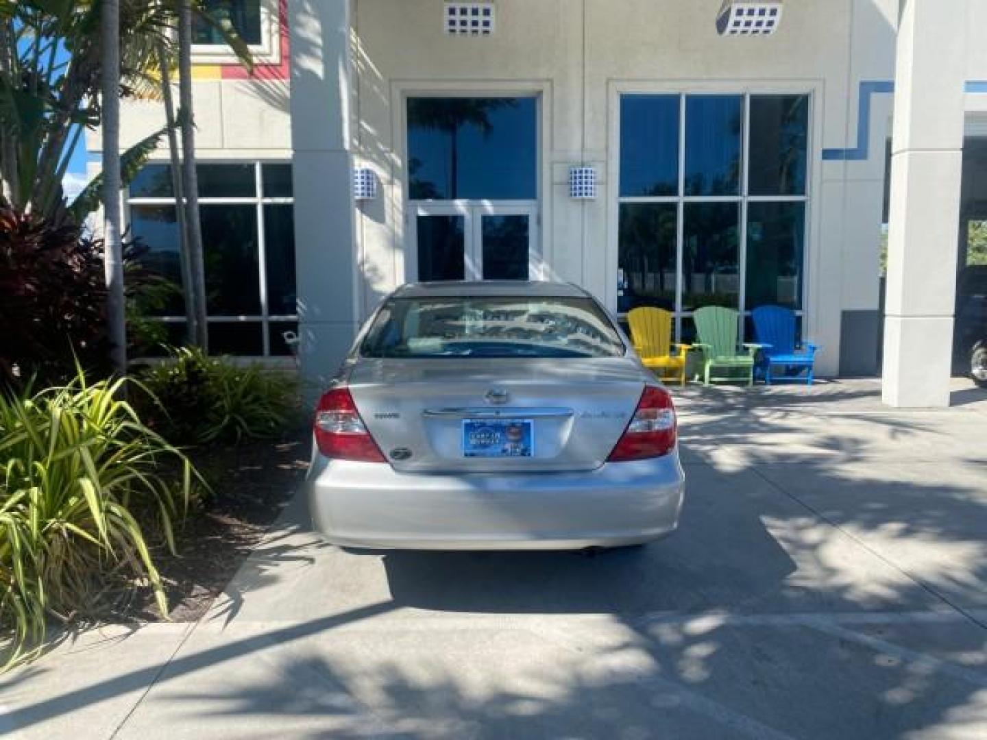 2002 Desert Sand Mica /Stone Toyota Camry LE LOW MILES 66,209 1 OWNER (4T1BE32K82U) with an 2.4L Twin-Cam EFI 16-Valve 4-Cyl Engine engine, Automatic transmission, located at 4701 North Dixie Hwy, Pompano Beach, FL, 33064, (954) 422-2889, 26.240938, -80.123474 - OUR WEBPAGE FLORIDACARS1.COM HAS OVER 100 PHOTOS AND FREE CARFAX LINK 2002 TOYOTA CAMRY LE AUTO ICE COLD AC VIN: 4T1BE32K82U112501 4 T 1 B E 3 2 K 8 2 U 1 1 2 5 0 1 SEDAN 4 DR 2.4L I4 F DOHC 16V GASOLINE 32 MPG FRONT WHEEL DRIVE Features ABS Brakes Air Conditioning AM/FM Stereo Automatic Transmissio - Photo#96