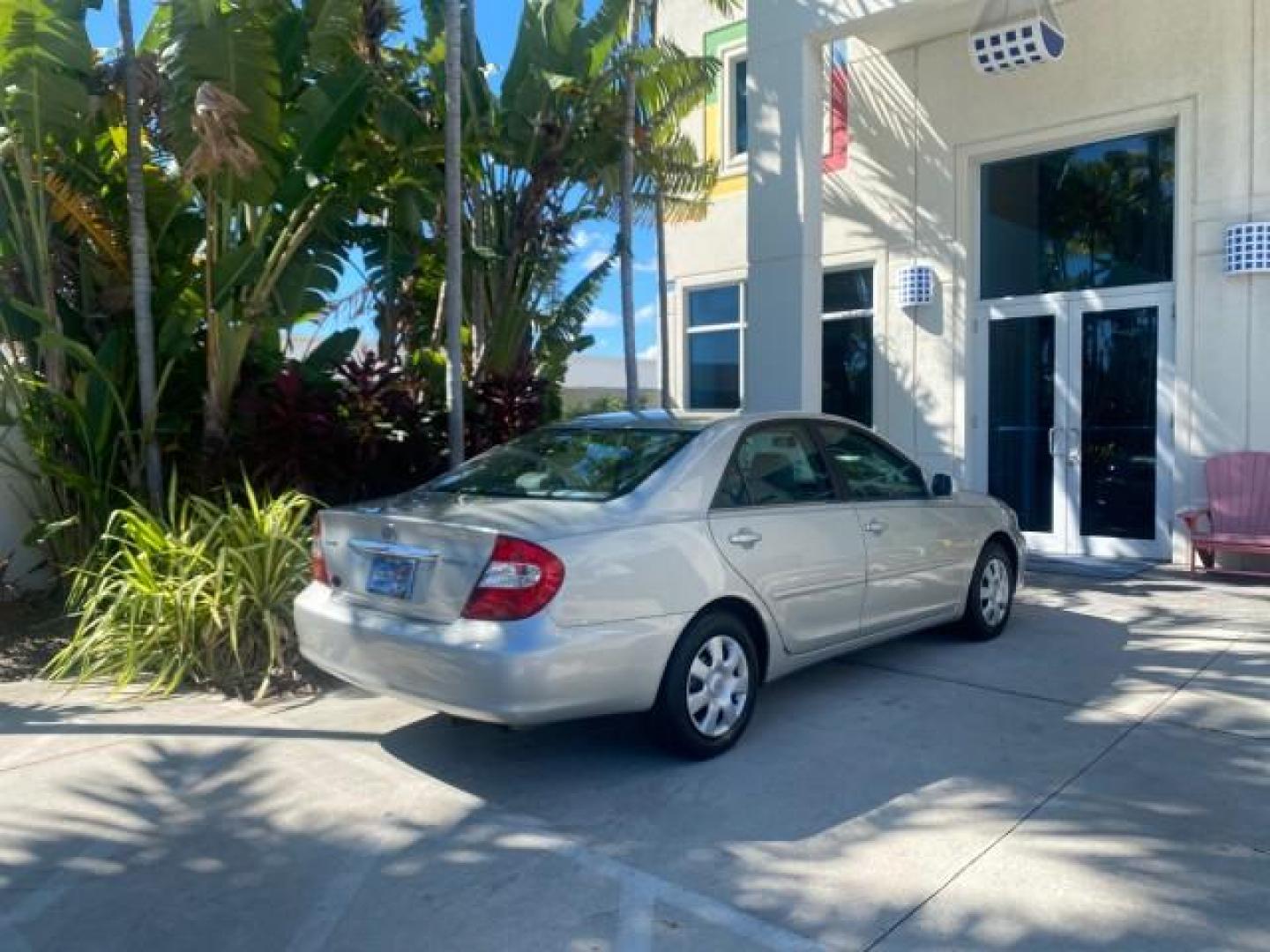 2002 Desert Sand Mica /Stone Toyota Camry LE LOW MILES 66,209 1 OWNER (4T1BE32K82U) with an 2.4L Twin-Cam EFI 16-Valve 4-Cyl Engine engine, Automatic transmission, located at 4701 North Dixie Hwy, Pompano Beach, FL, 33064, (954) 422-2889, 26.240938, -80.123474 - OUR WEBPAGE FLORIDACARS1.COM HAS OVER 100 PHOTOS AND FREE CARFAX LINK 2002 TOYOTA CAMRY LE AUTO ICE COLD AC VIN: 4T1BE32K82U112501 4 T 1 B E 3 2 K 8 2 U 1 1 2 5 0 1 SEDAN 4 DR 2.4L I4 F DOHC 16V GASOLINE 32 MPG FRONT WHEEL DRIVE Features ABS Brakes Air Conditioning AM/FM Stereo Automatic Transmissio - Photo#98
