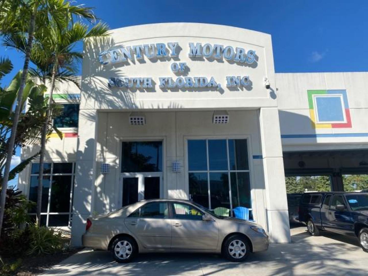 2004 Desert Sand Mica /Taupe Toyota Camry LE LOW MILES 25,414 ACTUAL (4T1BE32K04U) with an 2.4L DOHC MPFI Vvti 16-Valve 4-Cyl Engine engine, Automatic transmission, located at 4701 North Dixie Hwy, Pompano Beach, FL, 33064, (954) 422-2889, 26.240938, -80.123474 - OUR WEBPAGE FLORIDACARS1.COM HAS OVER 100 PHOTOS AND FREE CARFAX LINK 2004 TOYOTA CAMRY LE VIN: 4T1BE32K04U806344 4 T 1 B E 3 2 K 0 4 U 8 0 6 3 4 4 SEDAN 4 DR 2.4L I4 F DOHC 16V GASOLINE 32 MPG FRONT WHEEL DRIVE Features ABS Brakes Air Conditioning AM/FM Stereo Automatic Transmission Cassette Player - Photo#0