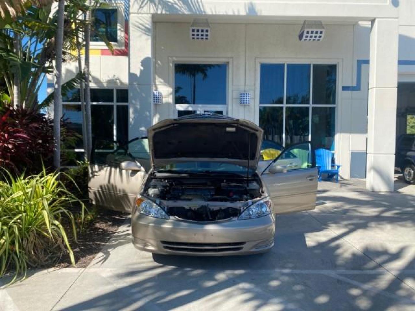 2004 Desert Sand Mica /Taupe Toyota Camry LE LOW MILES 25,414 ACTUAL (4T1BE32K04U) with an 2.4L DOHC MPFI Vvti 16-Valve 4-Cyl Engine engine, Automatic transmission, located at 4701 North Dixie Hwy, Pompano Beach, FL, 33064, (954) 422-2889, 26.240938, -80.123474 - OUR WEBPAGE FLORIDACARS1.COM HAS OVER 100 PHOTOS AND FREE CARFAX LINK 2004 TOYOTA CAMRY LE VIN: 4T1BE32K04U806344 4 T 1 B E 3 2 K 0 4 U 8 0 6 3 4 4 SEDAN 4 DR 2.4L I4 F DOHC 16V GASOLINE 32 MPG FRONT WHEEL DRIVE Features ABS Brakes Air Conditioning AM/FM Stereo Automatic Transmission Cassette Player - Photo#16