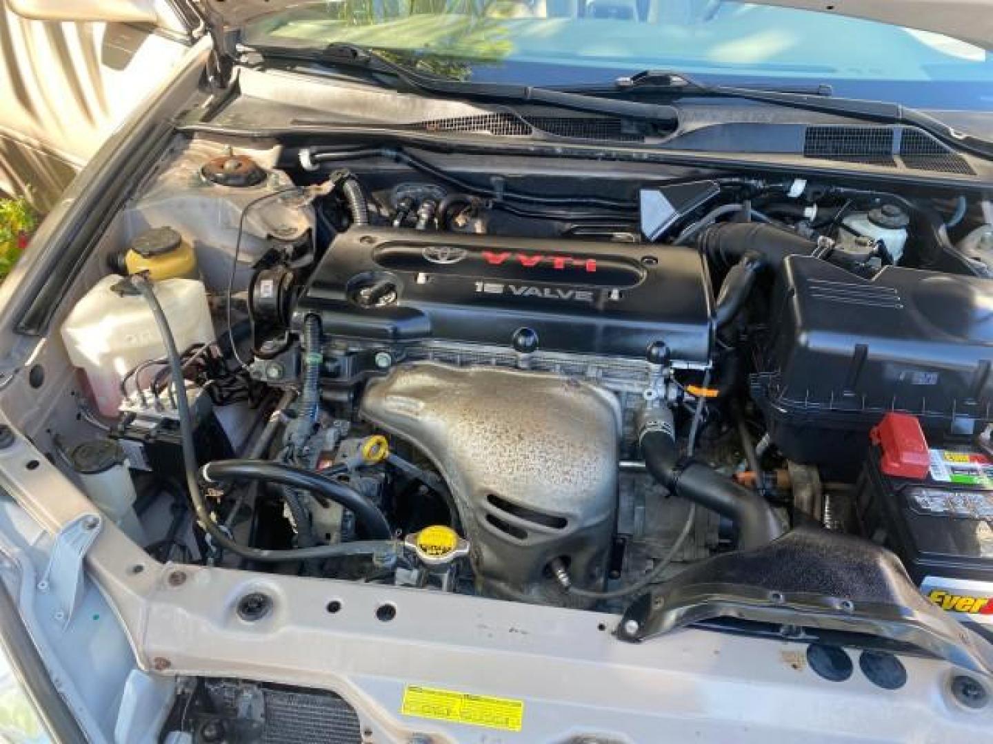 2004 Desert Sand Mica /Taupe Toyota Camry LE LOW MILES 25,414 ACTUAL (4T1BE32K04U) with an 2.4L DOHC MPFI Vvti 16-Valve 4-Cyl Engine engine, Automatic transmission, located at 4701 North Dixie Hwy, Pompano Beach, FL, 33064, (954) 422-2889, 26.240938, -80.123474 - OUR WEBPAGE FLORIDACARS1.COM HAS OVER 100 PHOTOS AND FREE CARFAX LINK 2004 TOYOTA CAMRY LE VIN: 4T1BE32K04U806344 4 T 1 B E 3 2 K 0 4 U 8 0 6 3 4 4 SEDAN 4 DR 2.4L I4 F DOHC 16V GASOLINE 32 MPG FRONT WHEEL DRIVE Features ABS Brakes Air Conditioning AM/FM Stereo Automatic Transmission Cassette Player - Photo#25