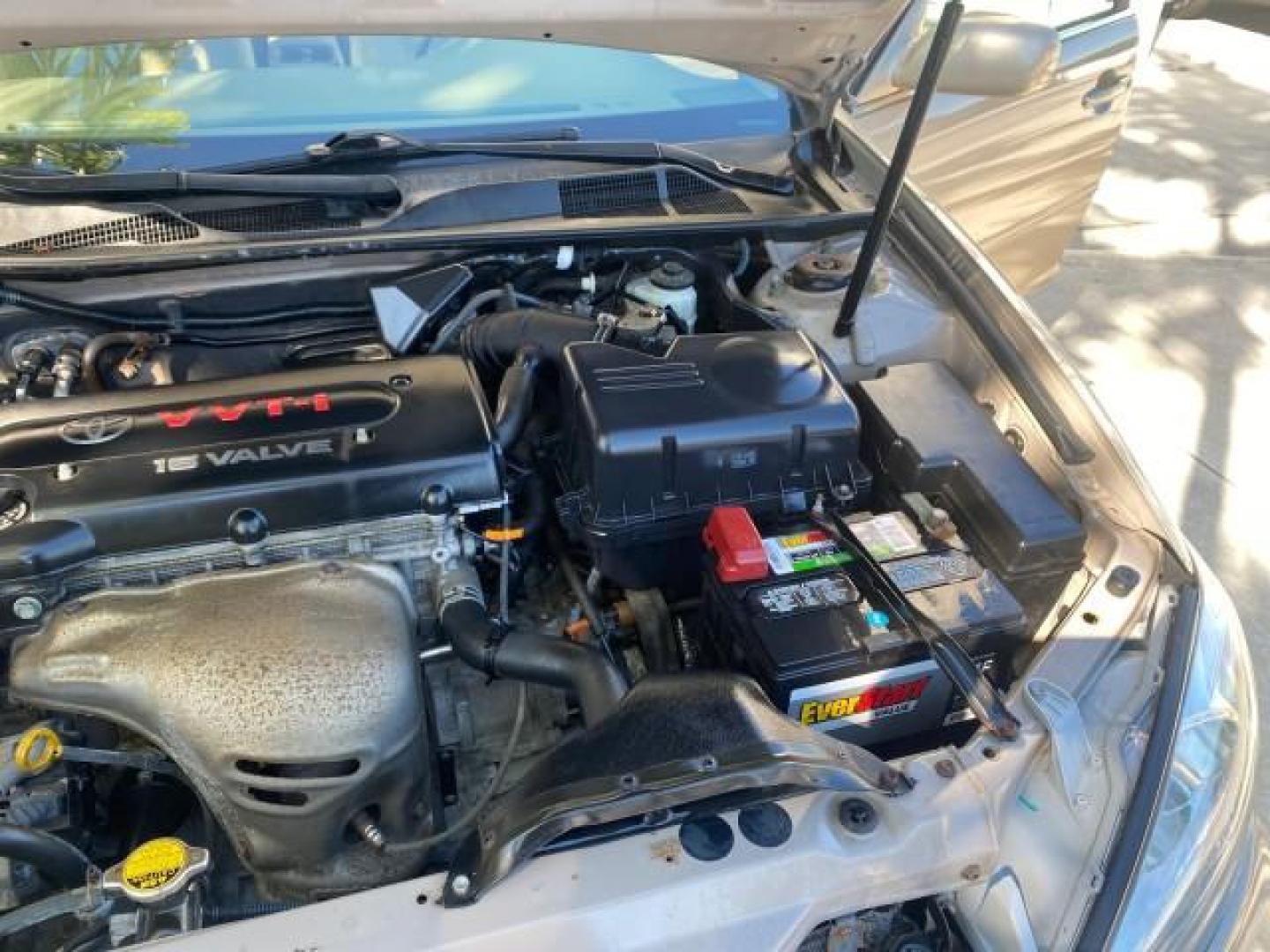 2004 Desert Sand Mica /Taupe Toyota Camry LE LOW MILES 25,414 ACTUAL (4T1BE32K04U) with an 2.4L DOHC MPFI Vvti 16-Valve 4-Cyl Engine engine, Automatic transmission, located at 4701 North Dixie Hwy, Pompano Beach, FL, 33064, (954) 422-2889, 26.240938, -80.123474 - OUR WEBPAGE FLORIDACARS1.COM HAS OVER 100 PHOTOS AND FREE CARFAX LINK 2004 TOYOTA CAMRY LE VIN: 4T1BE32K04U806344 4 T 1 B E 3 2 K 0 4 U 8 0 6 3 4 4 SEDAN 4 DR 2.4L I4 F DOHC 16V GASOLINE 32 MPG FRONT WHEEL DRIVE Features ABS Brakes Air Conditioning AM/FM Stereo Automatic Transmission Cassette Player - Photo#26