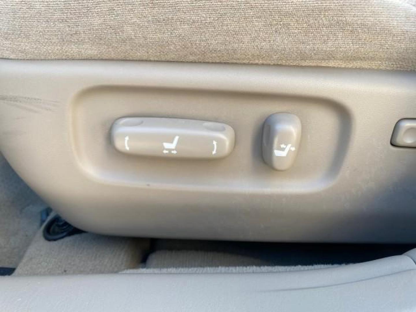 2004 Desert Sand Mica /Taupe Toyota Camry LE LOW MILES 25,414 ACTUAL (4T1BE32K04U) with an 2.4L DOHC MPFI Vvti 16-Valve 4-Cyl Engine engine, Automatic transmission, located at 4701 North Dixie Hwy, Pompano Beach, FL, 33064, (954) 422-2889, 26.240938, -80.123474 - OUR WEBPAGE FLORIDACARS1.COM HAS OVER 100 PHOTOS AND FREE CARFAX LINK 2004 TOYOTA CAMRY LE VIN: 4T1BE32K04U806344 4 T 1 B E 3 2 K 0 4 U 8 0 6 3 4 4 SEDAN 4 DR 2.4L I4 F DOHC 16V GASOLINE 32 MPG FRONT WHEEL DRIVE Features ABS Brakes Air Conditioning AM/FM Stereo Automatic Transmission Cassette Player - Photo#43