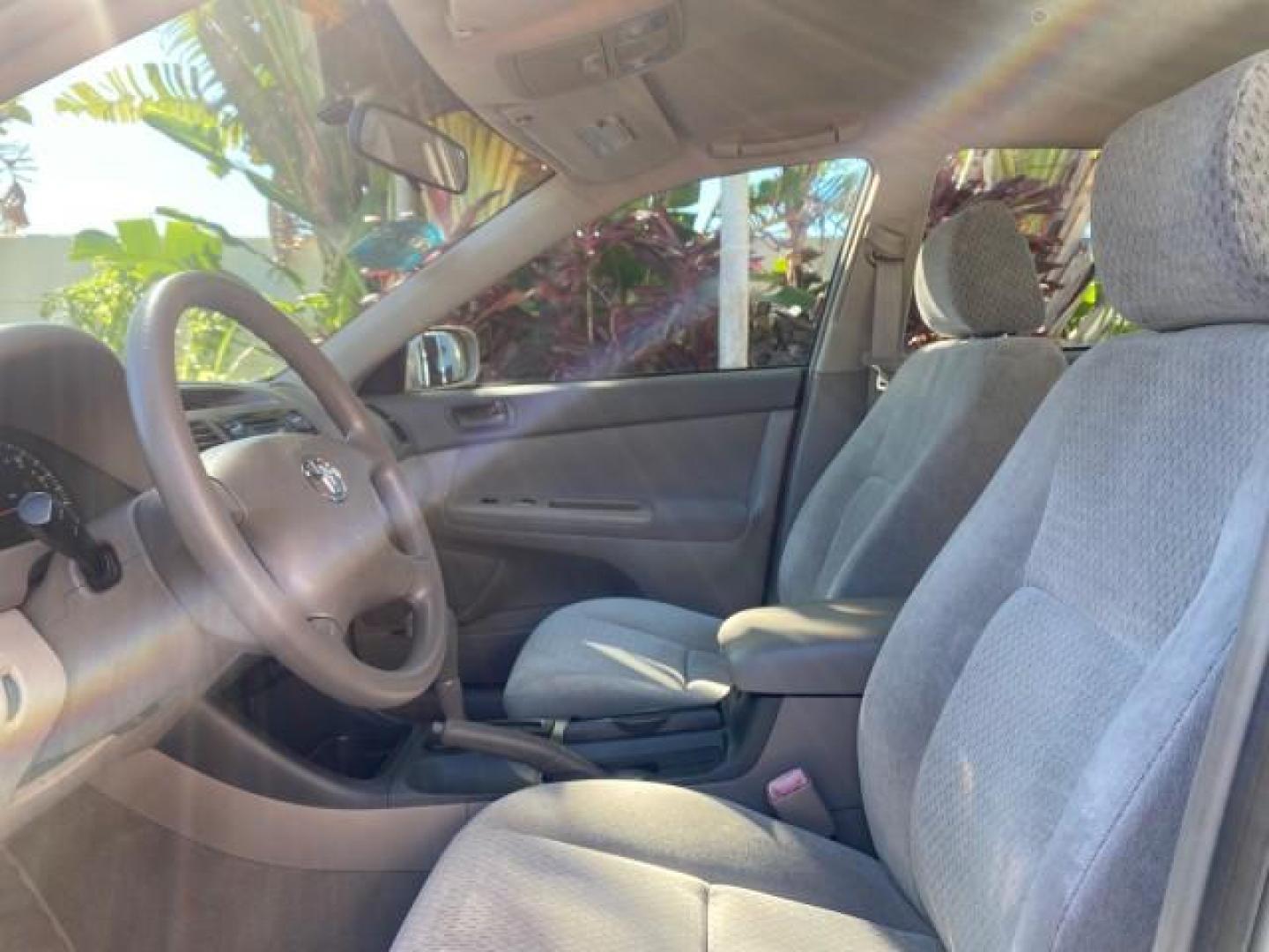 2004 Desert Sand Mica /Taupe Toyota Camry LE LOW MILES 25,414 ACTUAL (4T1BE32K04U) with an 2.4L DOHC MPFI Vvti 16-Valve 4-Cyl Engine engine, Automatic transmission, located at 4701 North Dixie Hwy, Pompano Beach, FL, 33064, (954) 422-2889, 26.240938, -80.123474 - OUR WEBPAGE FLORIDACARS1.COM HAS OVER 100 PHOTOS AND FREE CARFAX LINK 2004 TOYOTA CAMRY LE VIN: 4T1BE32K04U806344 4 T 1 B E 3 2 K 0 4 U 8 0 6 3 4 4 SEDAN 4 DR 2.4L I4 F DOHC 16V GASOLINE 32 MPG FRONT WHEEL DRIVE Features ABS Brakes Air Conditioning AM/FM Stereo Automatic Transmission Cassette Player - Photo#47