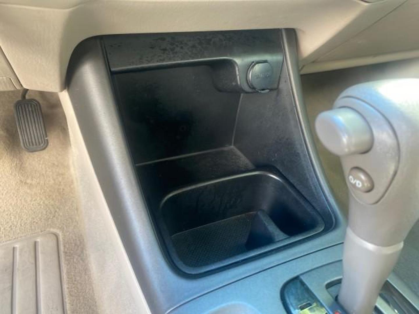 2004 Desert Sand Mica /Taupe Toyota Camry LE LOW MILES 25,414 ACTUAL (4T1BE32K04U) with an 2.4L DOHC MPFI Vvti 16-Valve 4-Cyl Engine engine, Automatic transmission, located at 4701 North Dixie Hwy, Pompano Beach, FL, 33064, (954) 422-2889, 26.240938, -80.123474 - OUR WEBPAGE FLORIDACARS1.COM HAS OVER 100 PHOTOS AND FREE CARFAX LINK 2004 TOYOTA CAMRY LE VIN: 4T1BE32K04U806344 4 T 1 B E 3 2 K 0 4 U 8 0 6 3 4 4 SEDAN 4 DR 2.4L I4 F DOHC 16V GASOLINE 32 MPG FRONT WHEEL DRIVE Features ABS Brakes Air Conditioning AM/FM Stereo Automatic Transmission Cassette Player - Photo#62